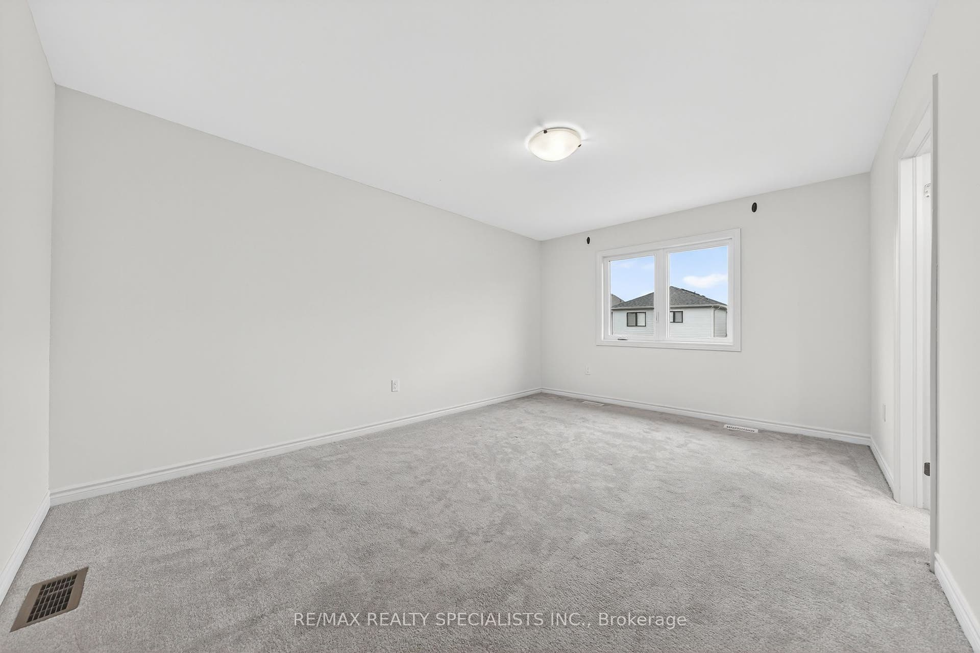 27 Harpin Way W, Centre Wellington, Wellington ON N1M 0H8 27 Harpin Way W, Centre Wellington, Wellington ON N1M 0H8