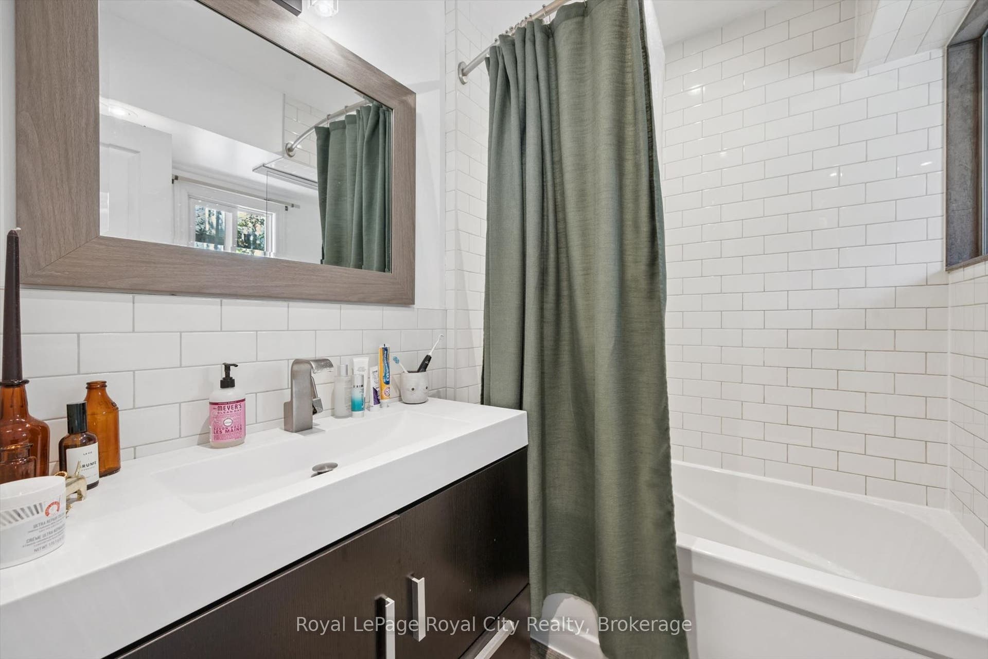 39 Ridgewood Avenue, Guelph, Wellington ON N1H 6C3 39 Ridgewood Avenue, Guelph, Wellington ON N1H 6C3