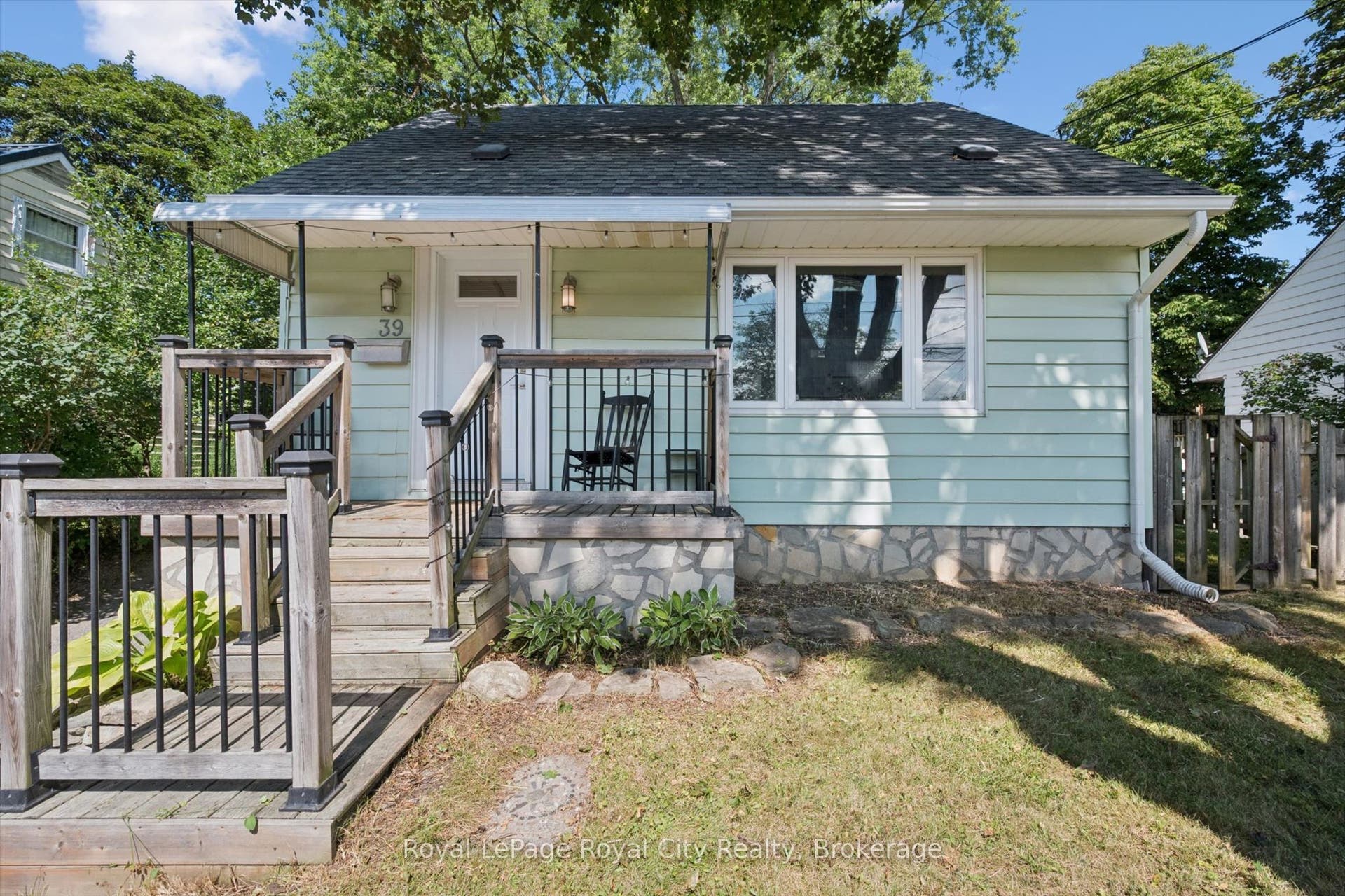 39 Ridgewood Avenue, Guelph, Wellington ON N1H 6C3 39 Ridgewood Avenue, Guelph, Wellington ON N1H 6C3