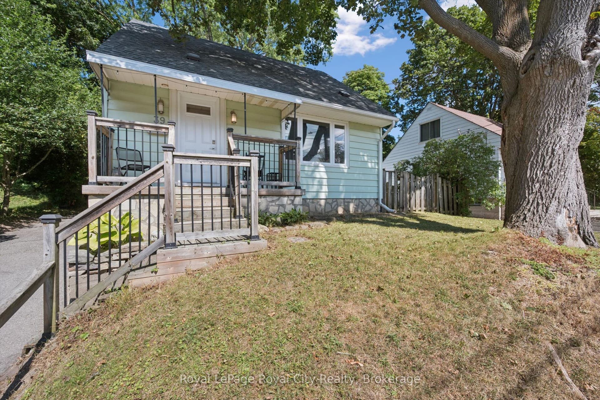 39 Ridgewood Avenue, Guelph, Wellington ON N1H 6C3 39 Ridgewood Avenue, Guelph, Wellington ON N1H 6C3