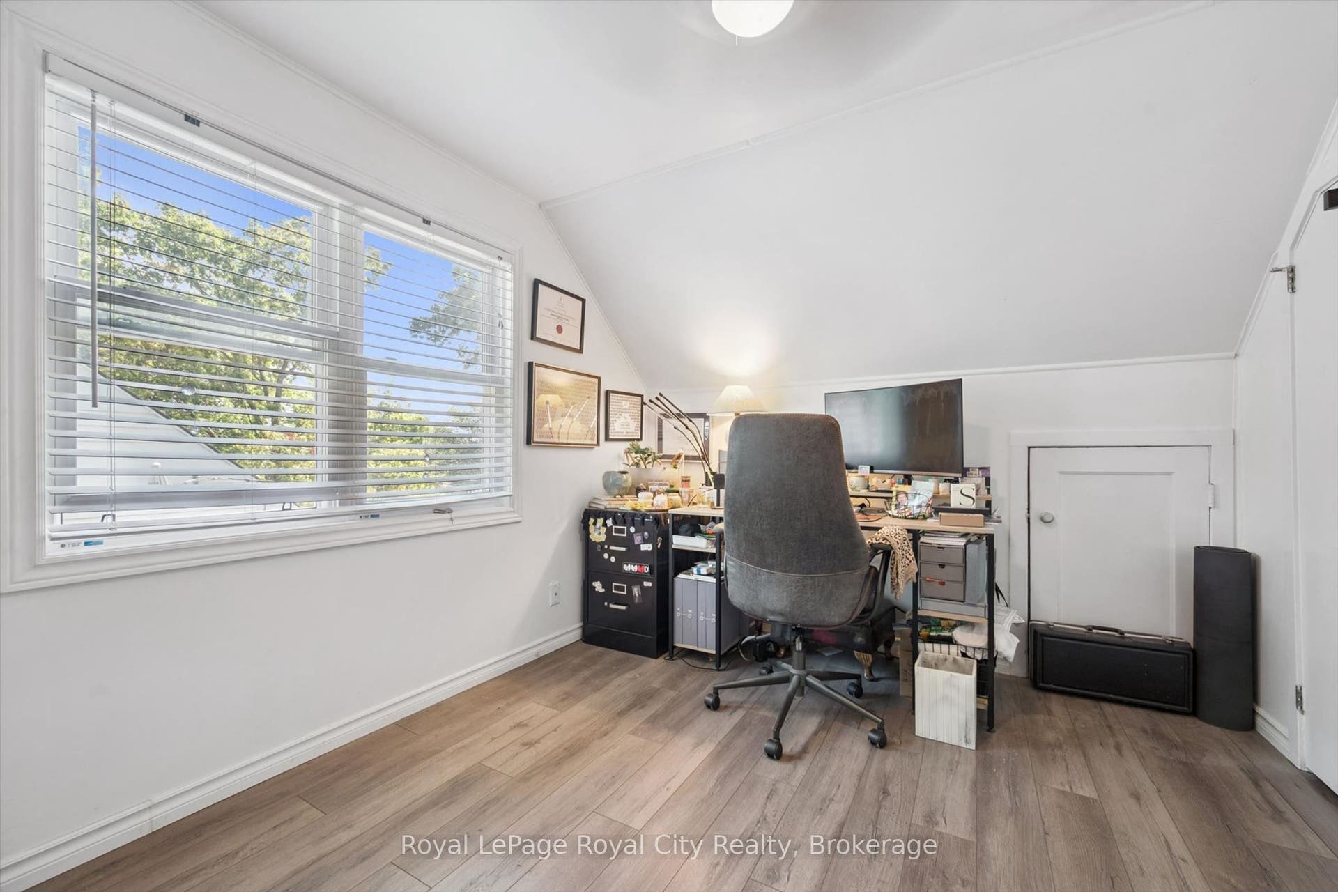 39 Ridgewood Avenue, Guelph, Wellington ON N1H 6C3 39 Ridgewood Avenue, Guelph, Wellington ON N1H 6C3
