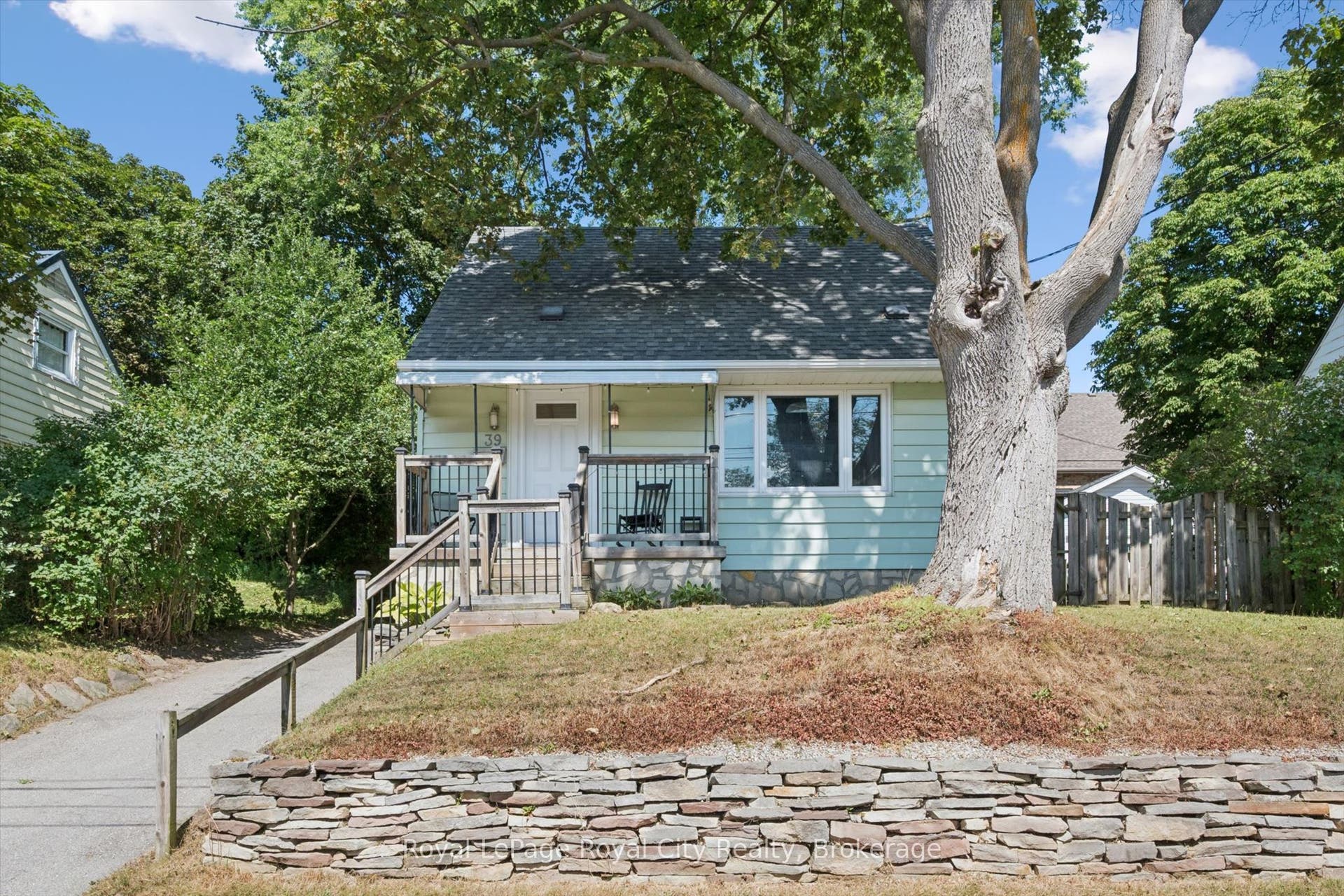 39 Ridgewood Avenue, Guelph, Wellington ON N1H 6C3 39 Ridgewood Avenue, Guelph, Wellington ON N1H 6C3