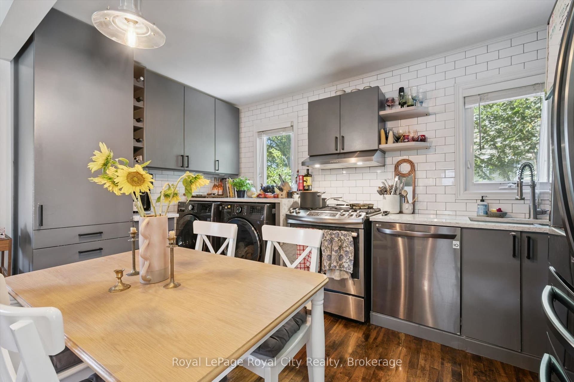 39 Ridgewood Avenue, Guelph, Wellington ON N1H 6C3 39 Ridgewood Avenue, Guelph, Wellington ON N1H 6C3