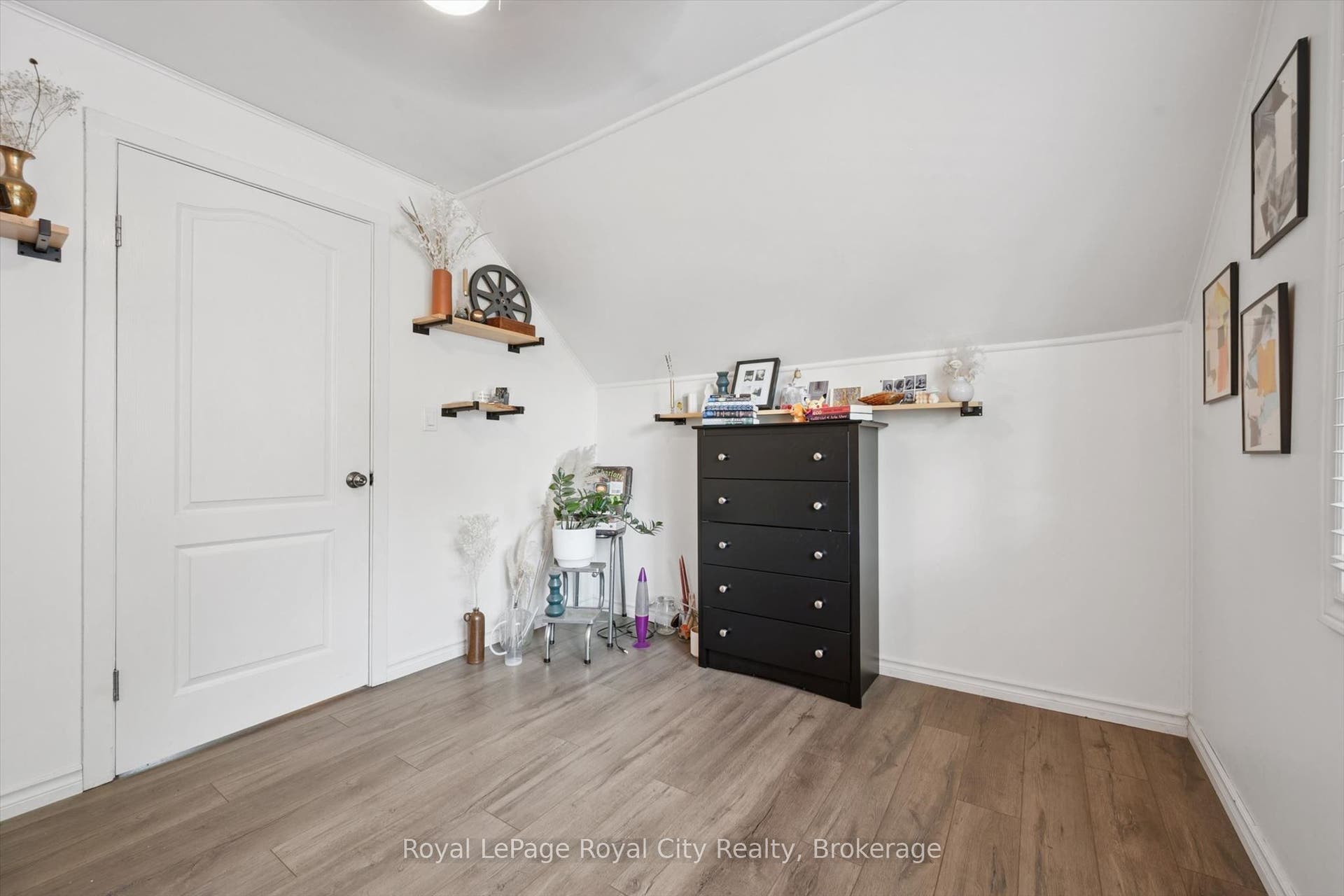 39 Ridgewood Avenue, Guelph, Wellington ON N1H 6C3 39 Ridgewood Avenue, Guelph, Wellington ON N1H 6C3