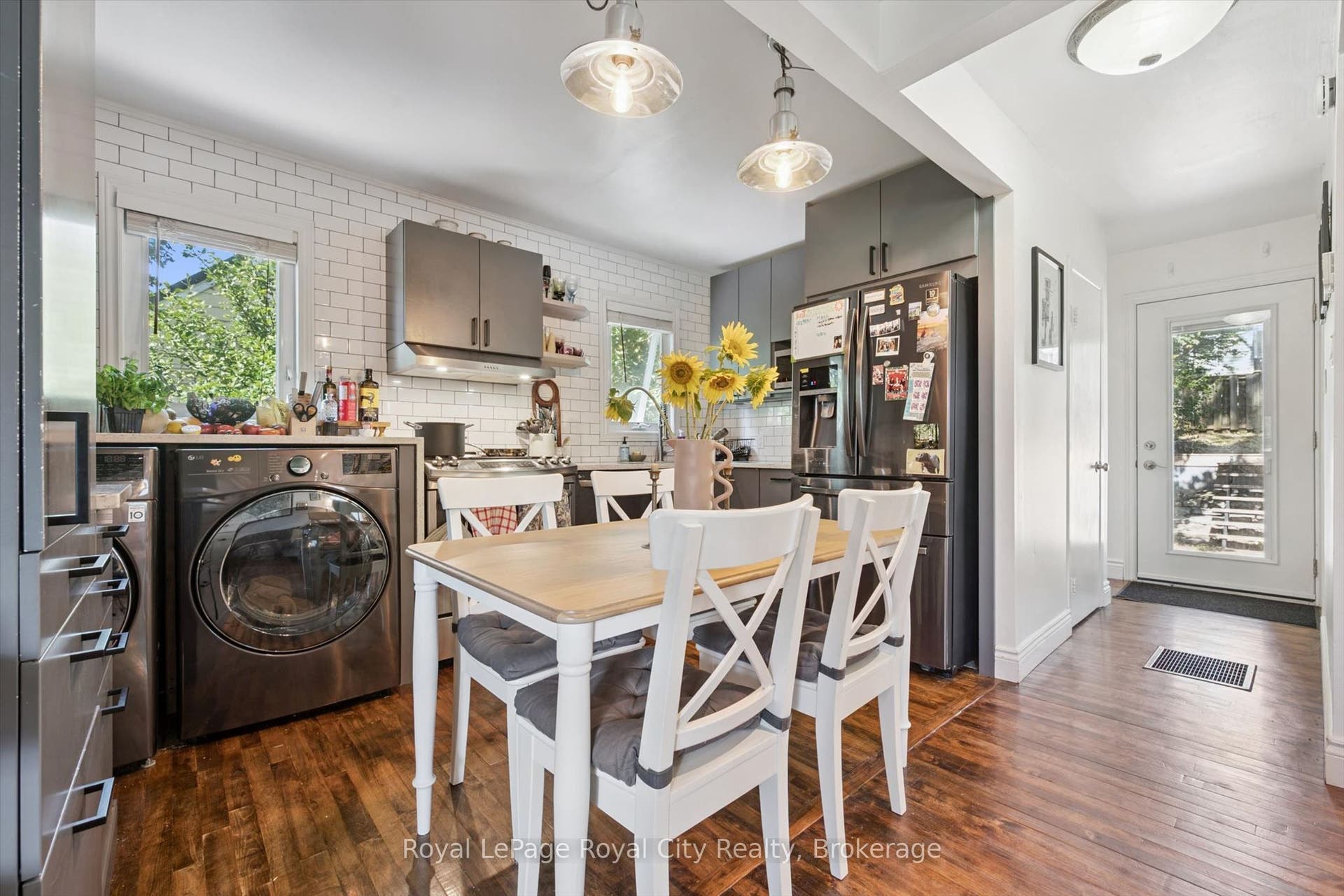 39 Ridgewood Avenue, Guelph, Wellington ON N1H 6C3 39 Ridgewood Avenue, Guelph, Wellington ON N1H 6C3