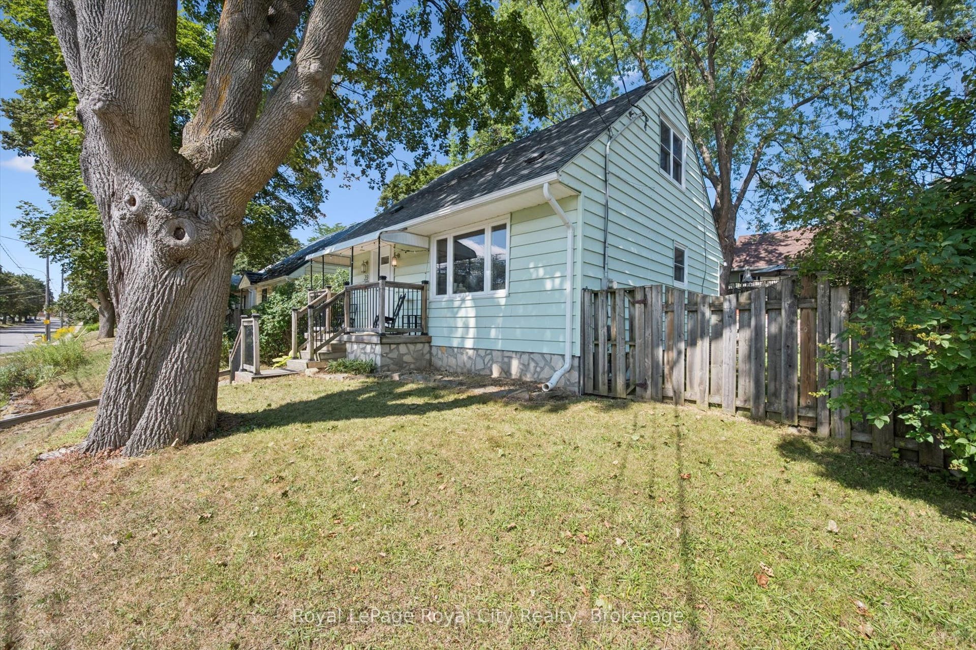 39 Ridgewood Avenue, Guelph, Wellington ON N1H 6C3 39 Ridgewood Avenue, Guelph, Wellington ON N1H 6C3
