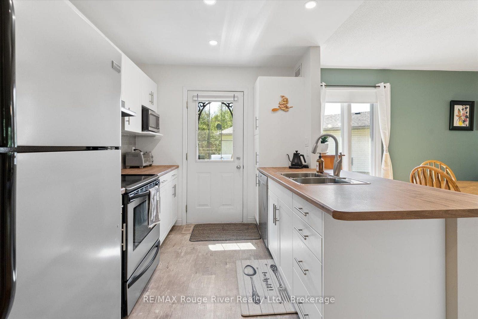 32 South Maloney Street, Marmora And Lake, Hastings ON K0K 2M0 WALKOUT TO DECK