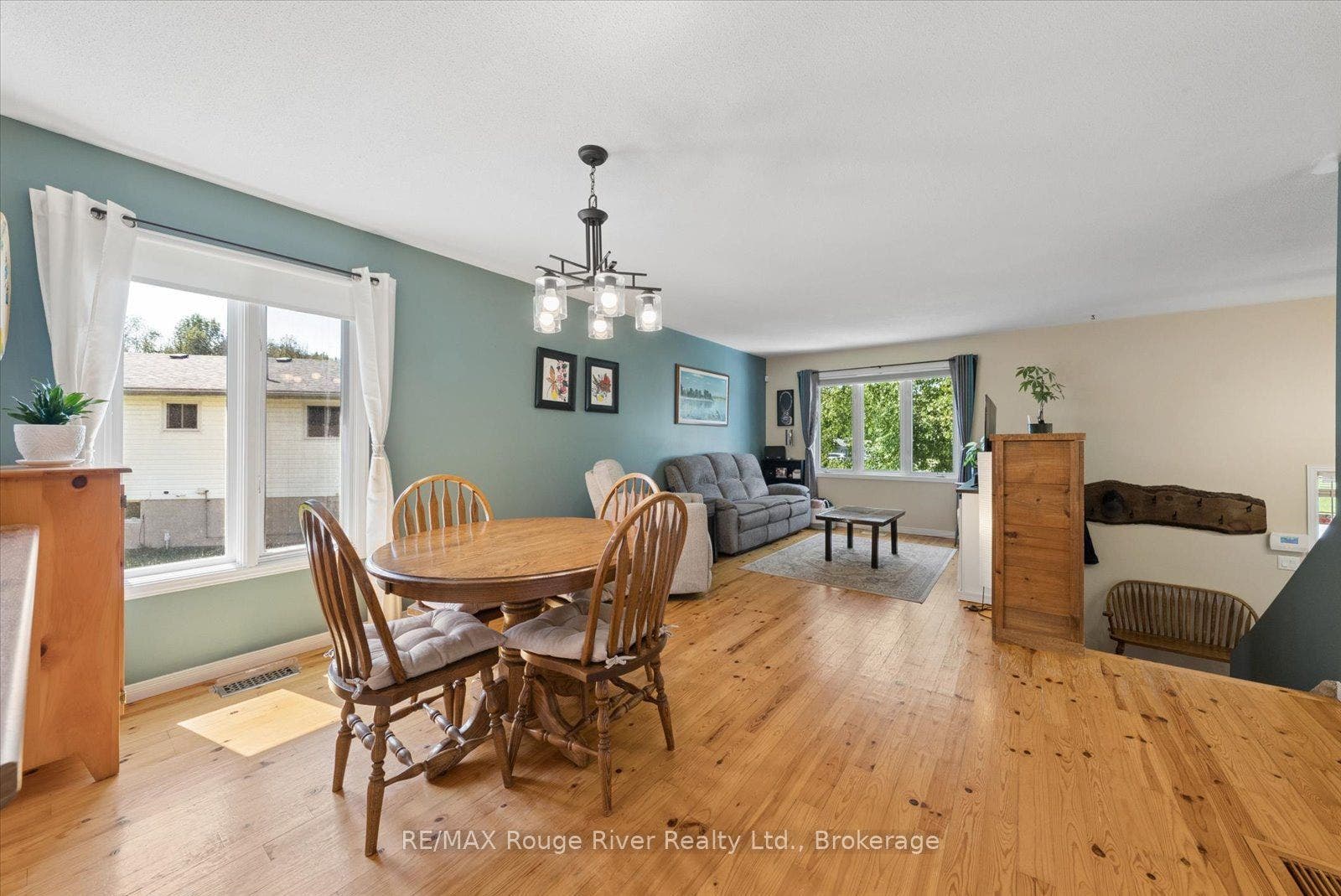32 South Maloney Street, Marmora And Lake, Hastings ON K0K 2M0 GREAT SPACE TO ENTERTAIN