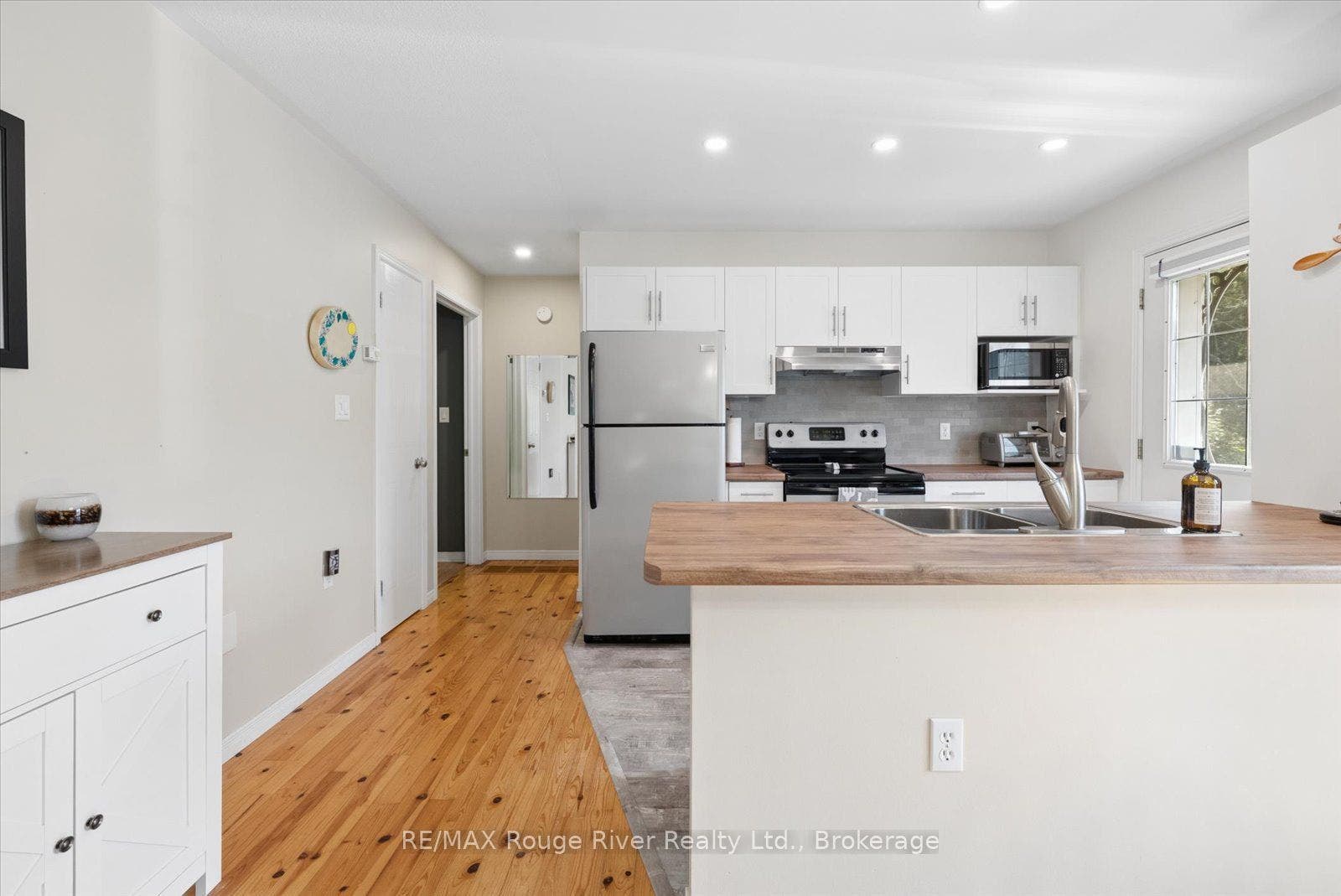 32 South Maloney Street, Marmora And Lake, Hastings ON K0K 2M0 MODERN KITCHEN