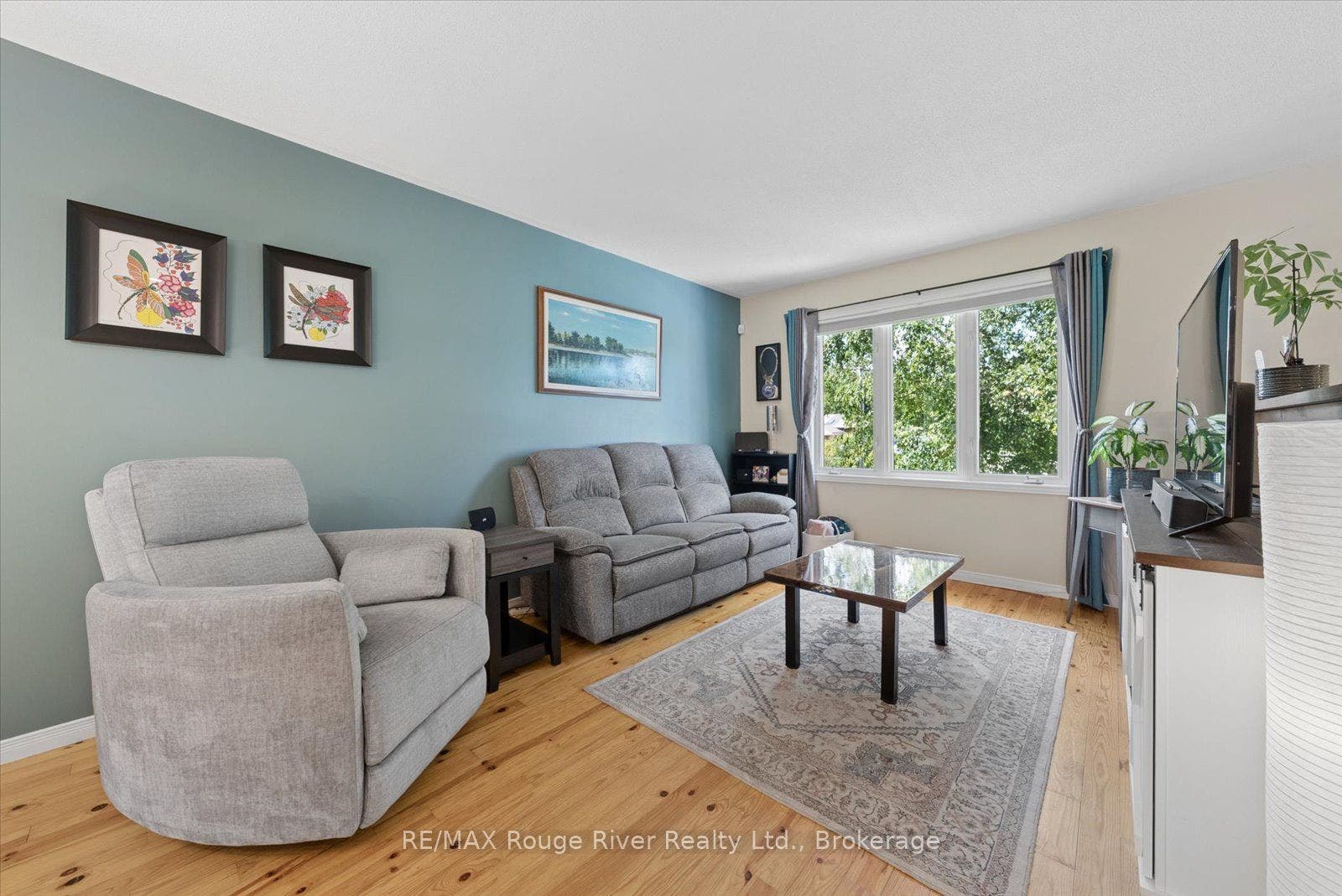 32 South Maloney Street, Marmora And Lake, Hastings ON K0K 2M0 SUNNY LIVING ROOM
