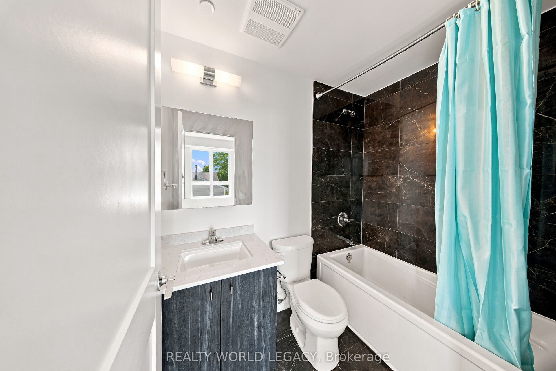 101 Golden Eagle Road, #215, Waterloo, Waterloo ON N2V 0H4 101 Golden Eagle Road, #215, Waterloo, Waterloo ON N2V 0H4
