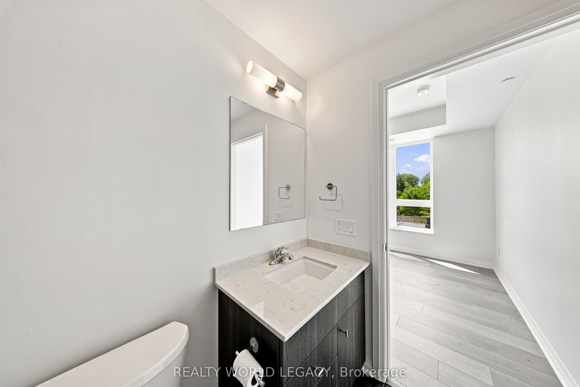 101 Golden Eagle Road, #215, Waterloo, Waterloo ON N2V 0H4 101 Golden Eagle Road, #215, Waterloo, Waterloo ON N2V 0H4