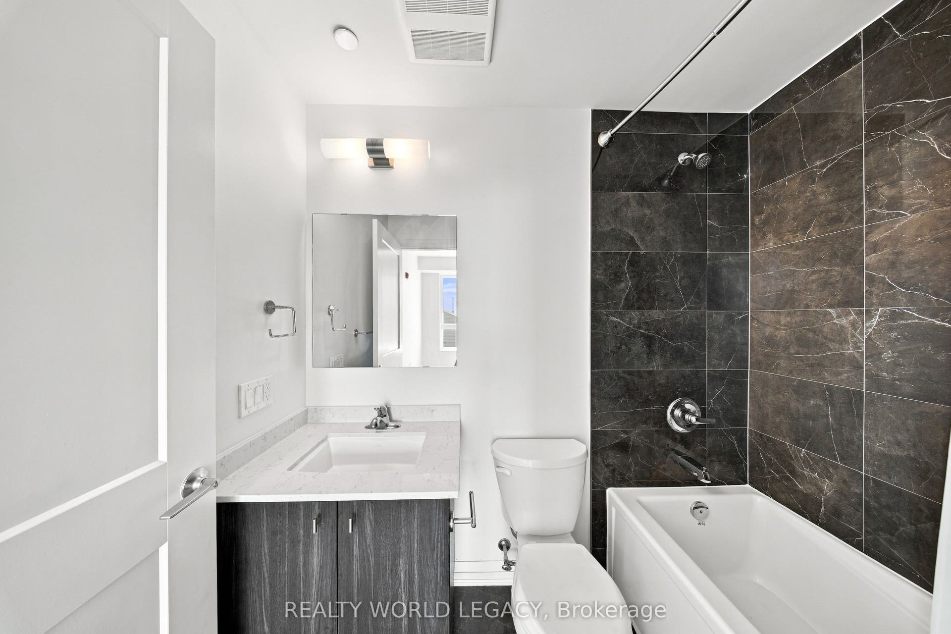 101 Golden Eagle Road, #215, Waterloo, Waterloo ON N2V 0H4 101 Golden Eagle Road, #215, Waterloo, Waterloo ON N2V 0H4