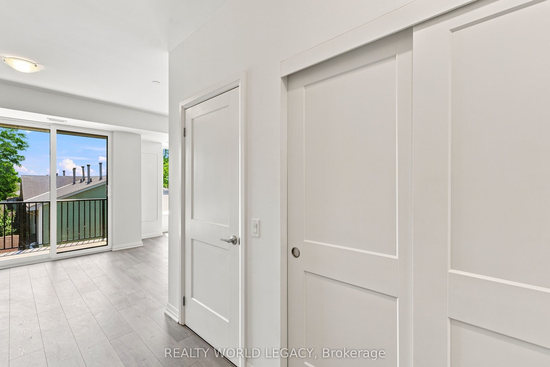 101 Golden Eagle Road, #215, Waterloo, Waterloo ON N2V 0H4 101 Golden Eagle Road, #215, Waterloo, Waterloo ON N2V 0H4
