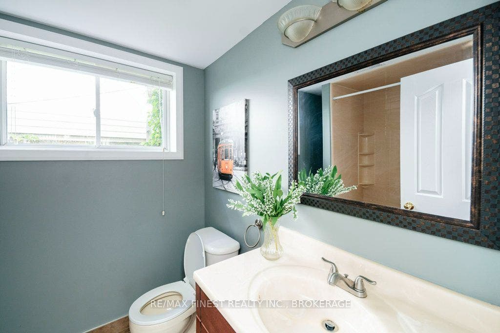 380 Quarry Pond Court, Kingston, Frontenac ON K7K 7L3 380 Quarry Pond Court, Kingston, Frontenac ON K7K 7L3