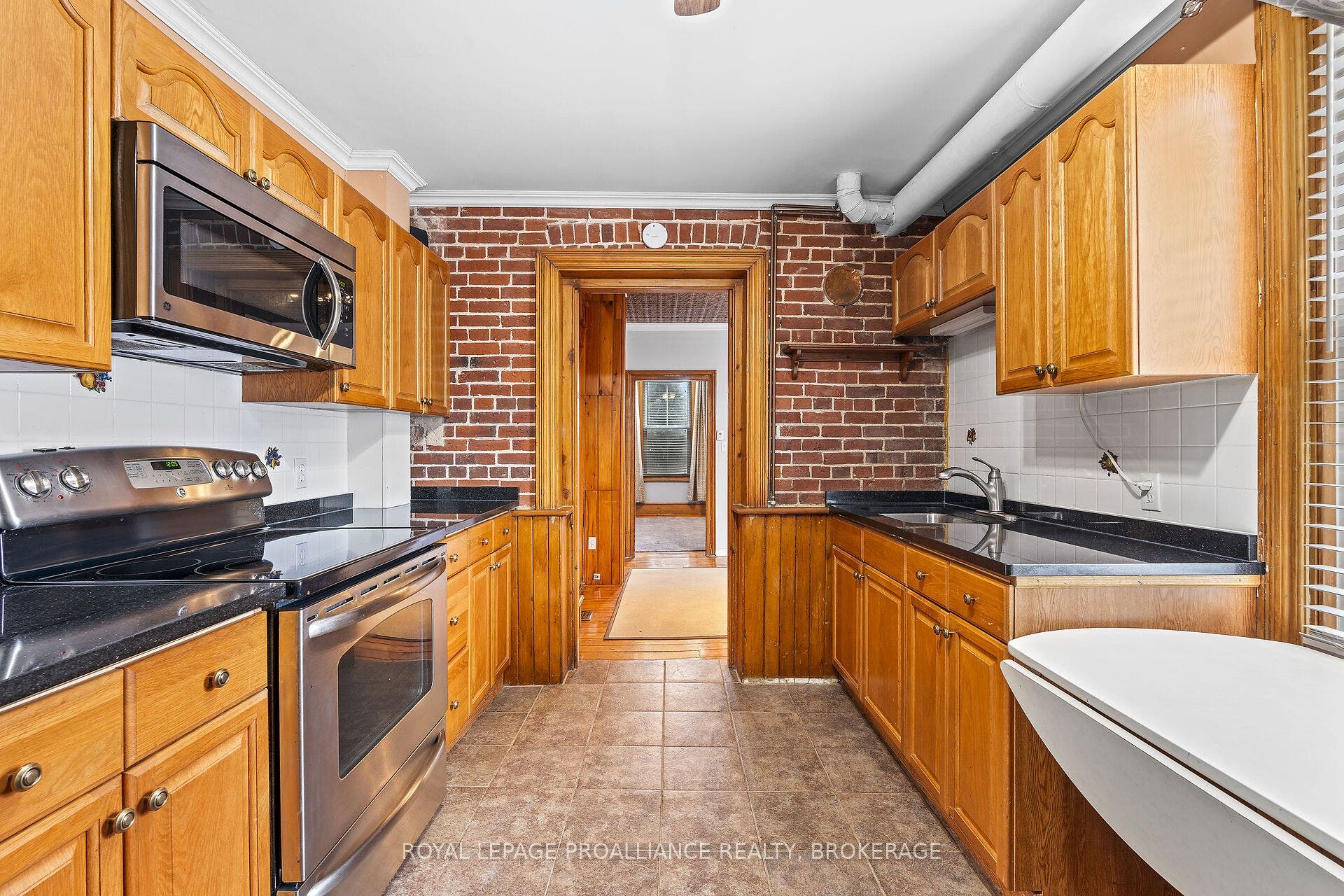 270 Wellington Street, Kingston, Frontenac ON K7K 2Z1 270 Wellington Street, Kingston, Frontenac ON K7K 2Z1