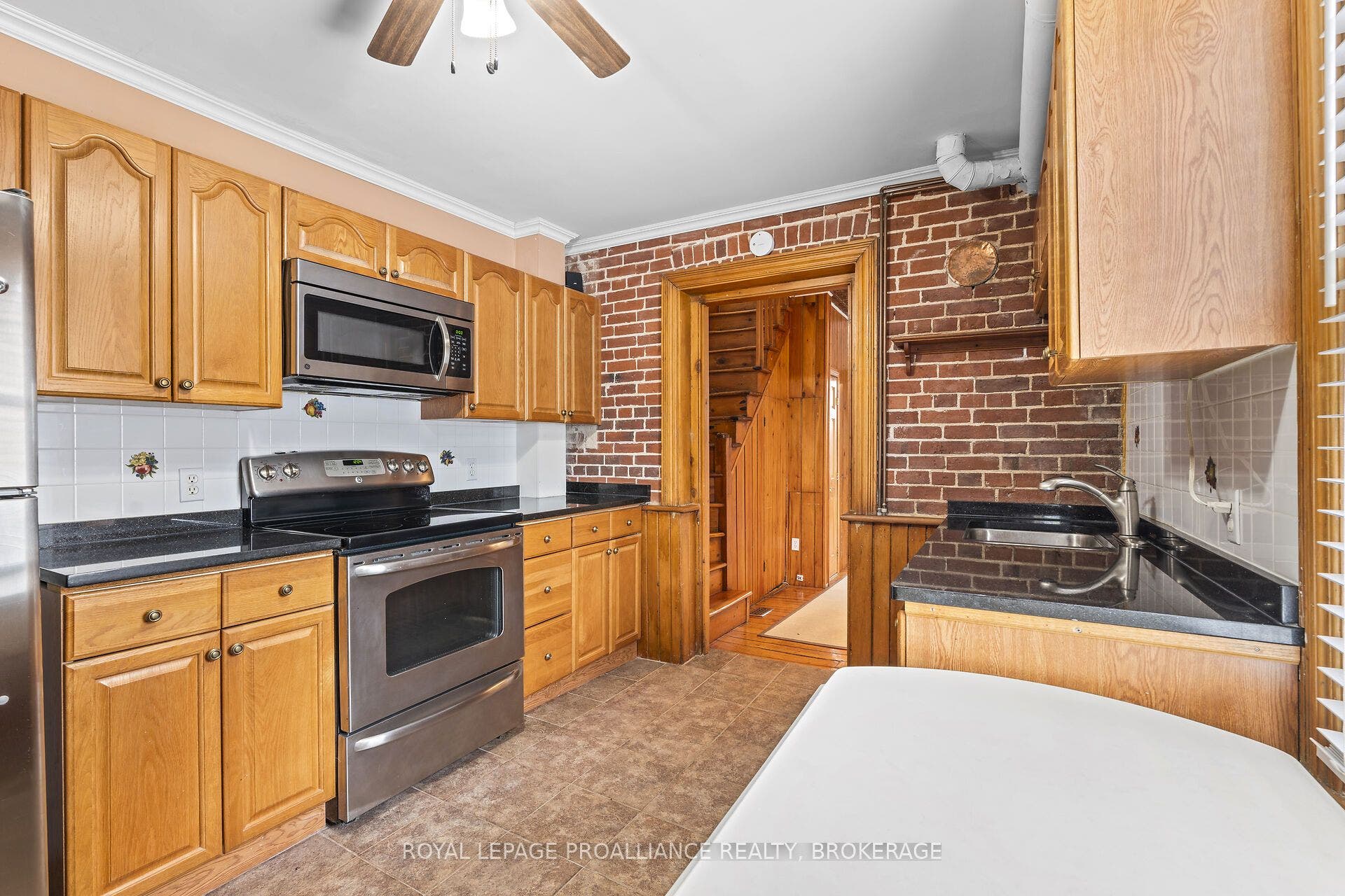 270 Wellington Street, Kingston, Frontenac ON K7K 2Z1 270 Wellington Street, Kingston, Frontenac ON K7K 2Z1