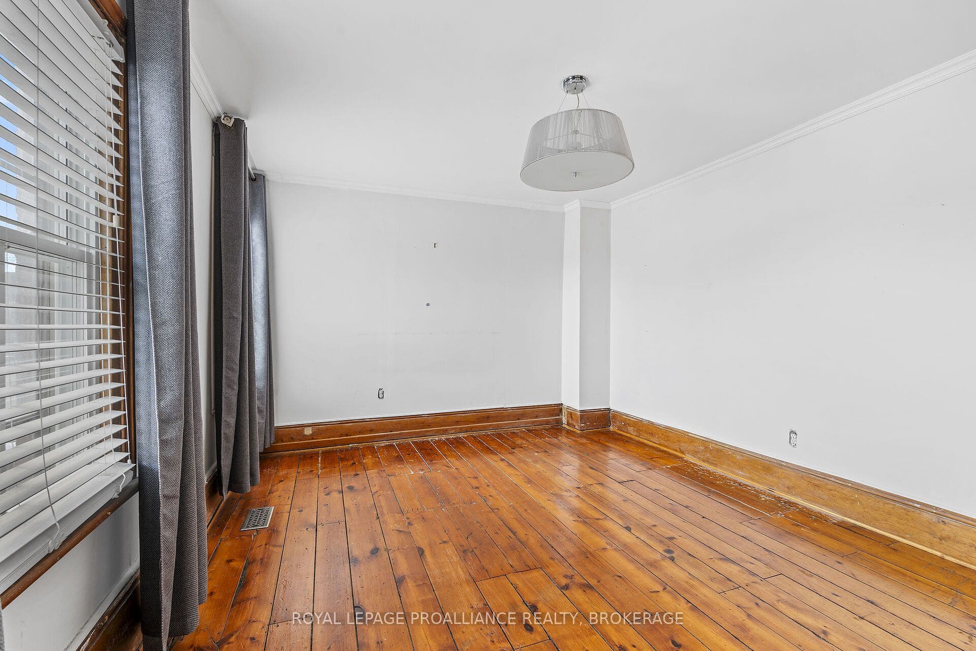 270 Wellington Street, Kingston, Frontenac ON K7K 2Z1 270 Wellington Street, Kingston, Frontenac ON K7K 2Z1