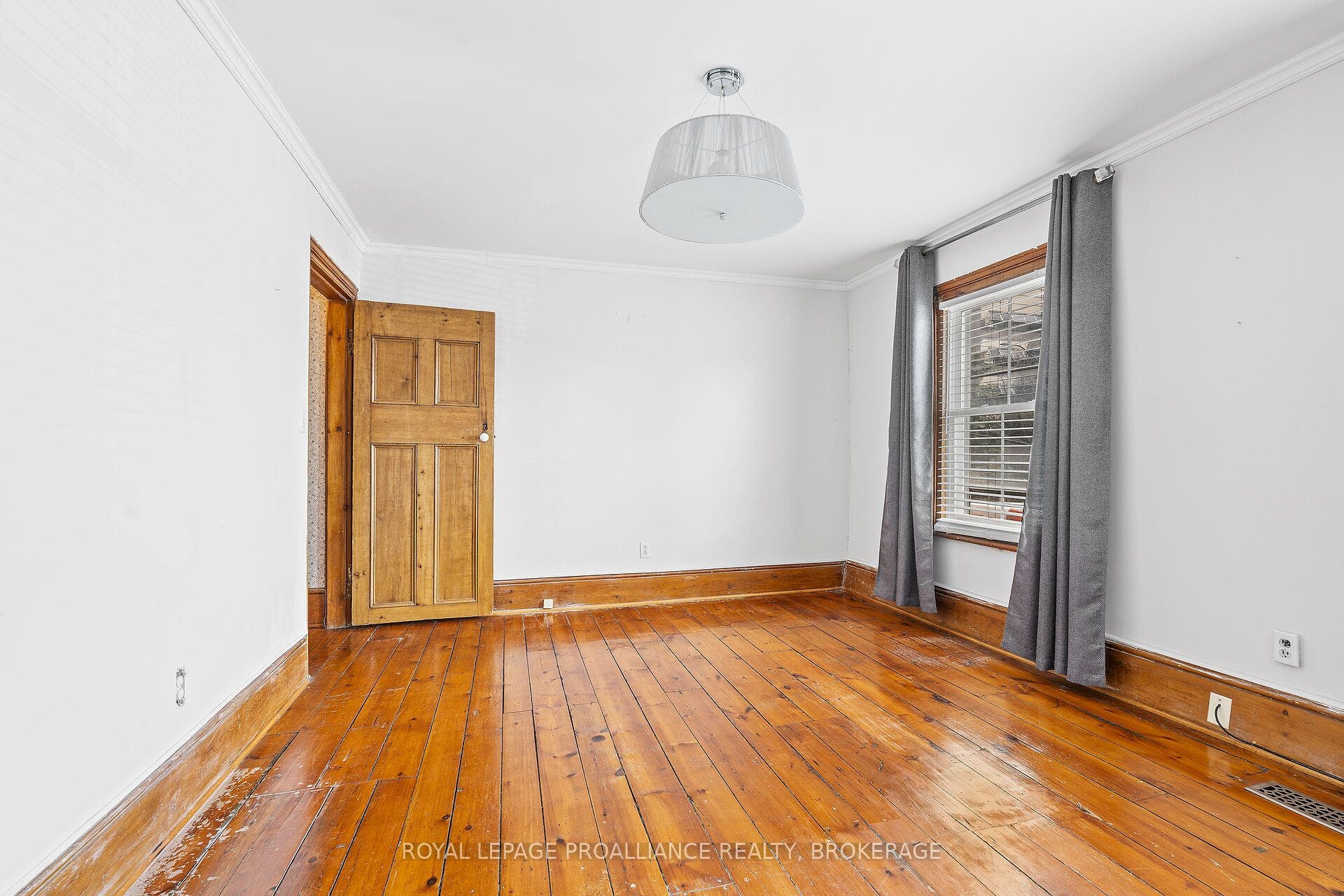 270 Wellington Street, Kingston, Frontenac ON K7K 2Z1 270 Wellington Street, Kingston, Frontenac ON K7K 2Z1