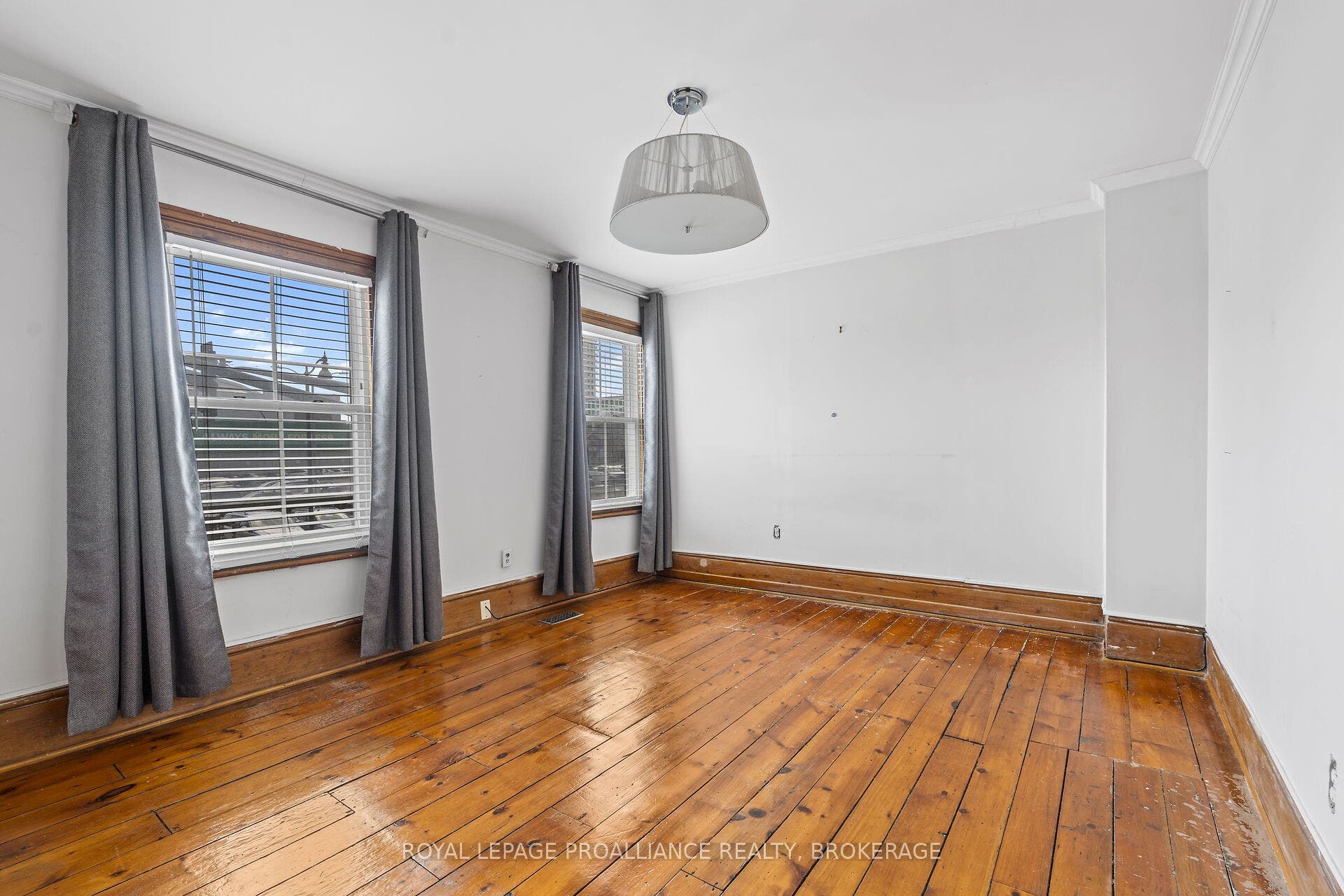 270 Wellington Street, Kingston, Frontenac ON K7K 2Z1 270 Wellington Street, Kingston, Frontenac ON K7K 2Z1