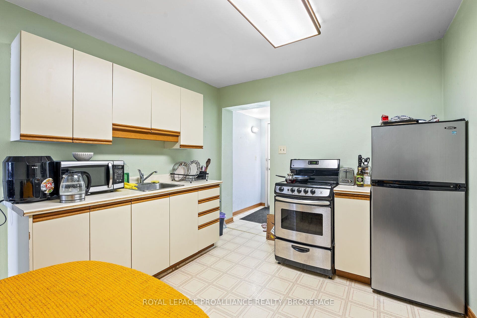274 Wellington Street, Kingston, Frontenac ON K7K 2Z1 274 Wellington Street, Kingston, Frontenac ON K7K 2Z1