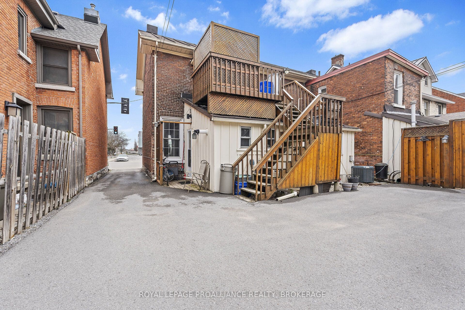 274 Wellington Street, Kingston, Frontenac ON K7K 2Z1 274 Wellington Street, Kingston, Frontenac ON K7K 2Z1