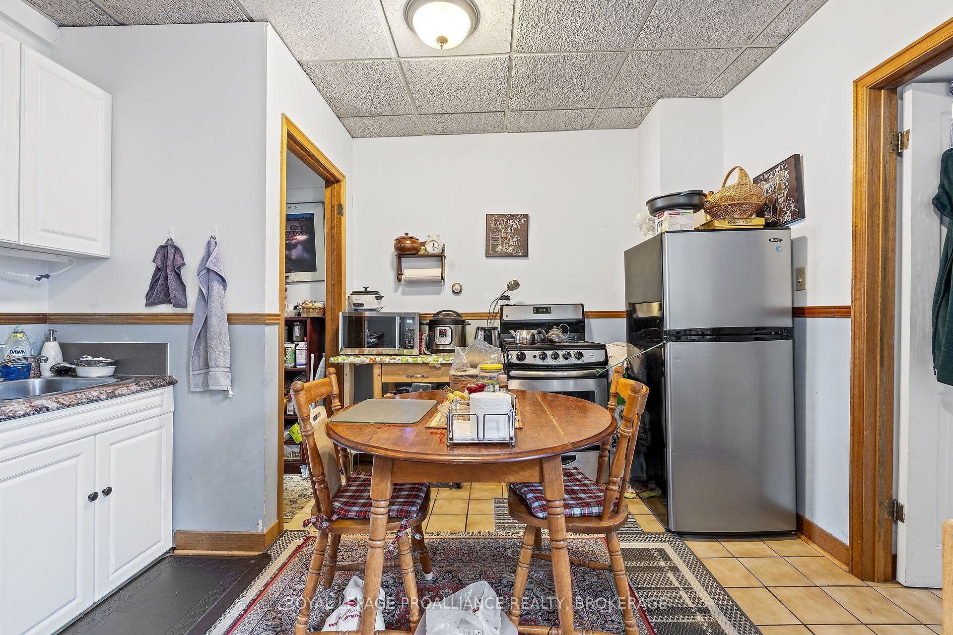 274 Wellington Street, Kingston, Frontenac ON K7K 2Z1 274 Wellington Street, Kingston, Frontenac ON K7K 2Z1
