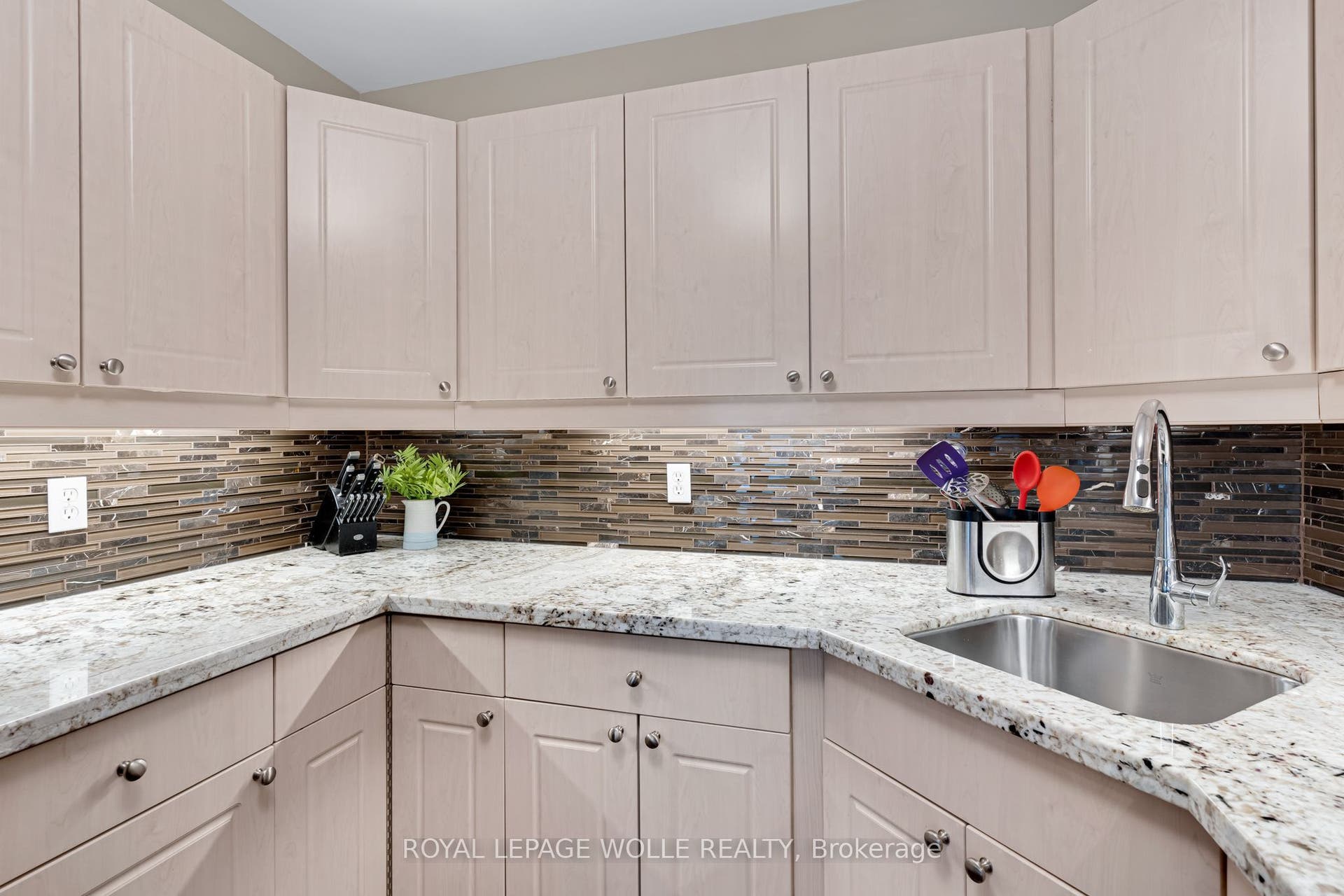 360 Erbsville Road, #44, Waterloo, Waterloo ON N2T 2W3 360 Erbsville Road, #44, Waterloo, Waterloo ON N2T 2W3