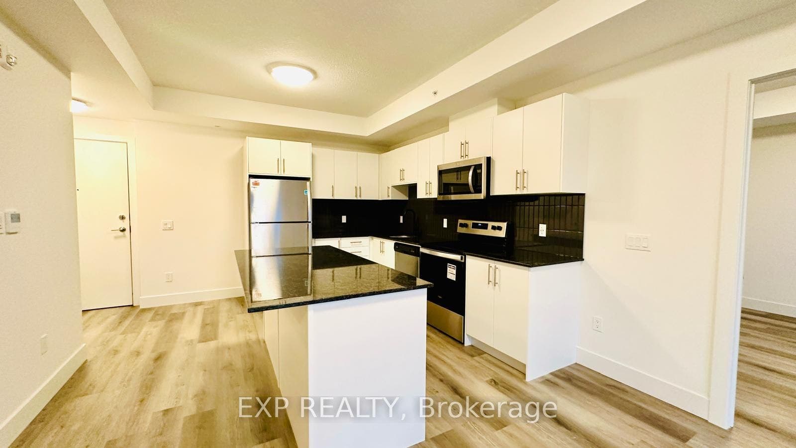 107 ROGER Street, #506, Waterloo, Waterloo ON N2J 1A4 107 ROGER Street, #506, Waterloo, Waterloo ON N2J 1A4