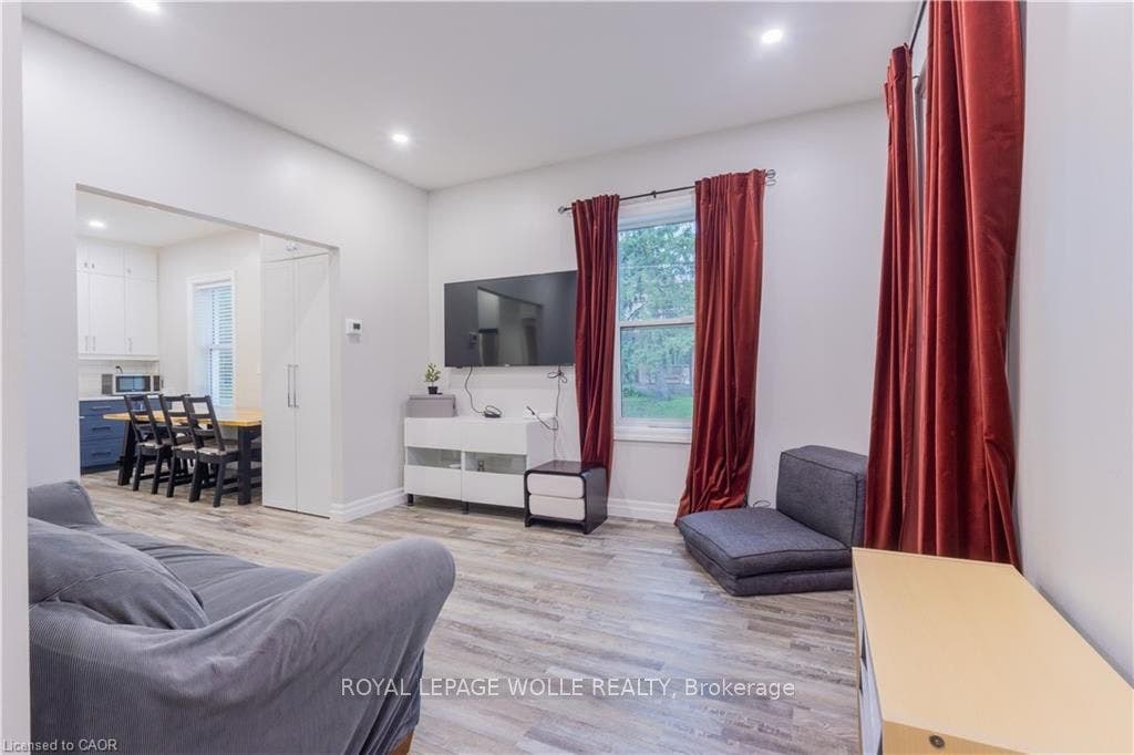 157 Dawson Street, Waterloo, Waterloo ON N2L 1R9 157 Dawson Street, Waterloo, Waterloo ON N2L 1R9