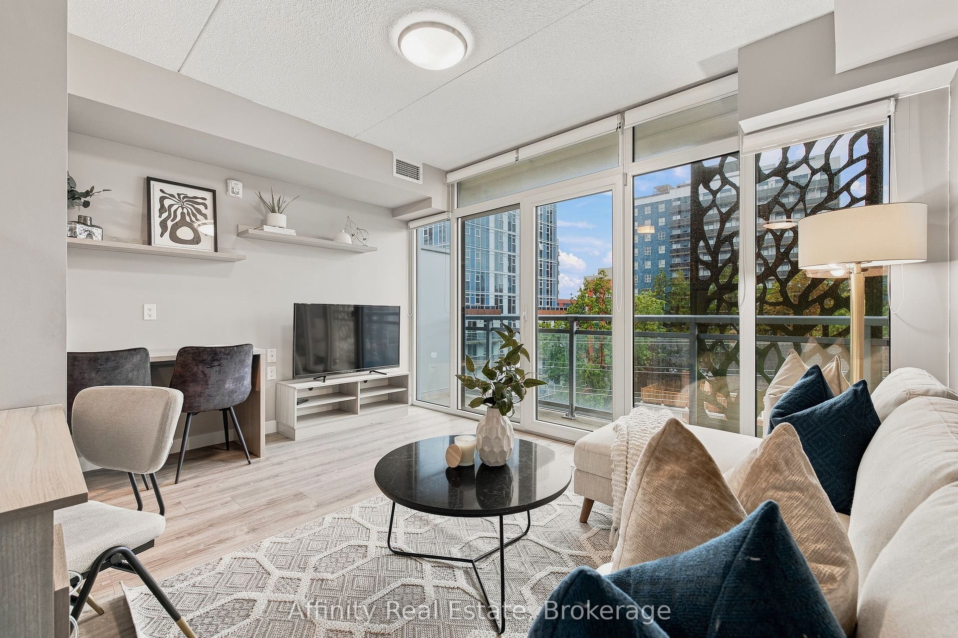 250 Albert Street, #615, Waterloo, Waterloo ON N2L 3W5