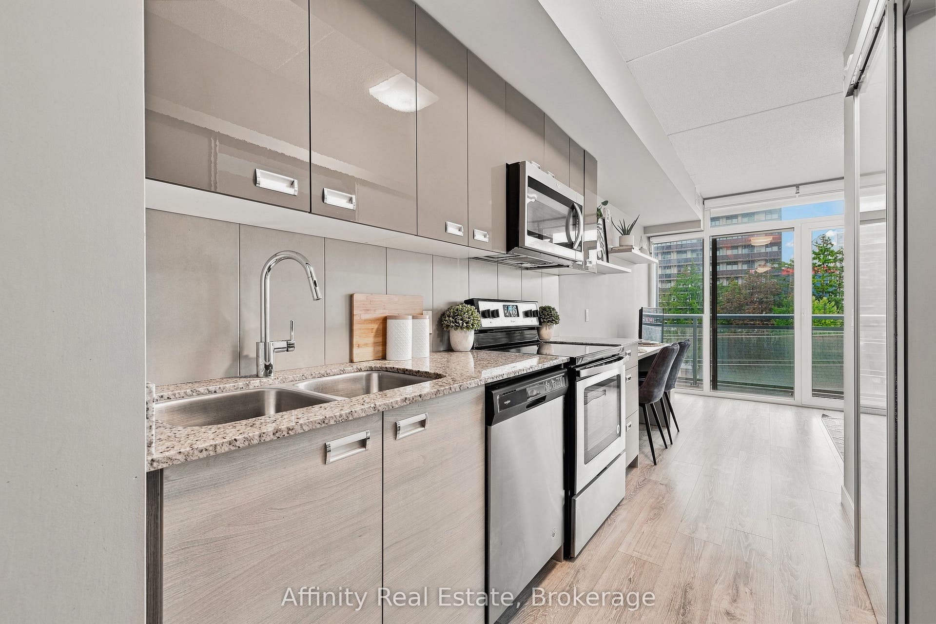 250 Albert Street, #615, Waterloo, Waterloo ON N2L 3W5