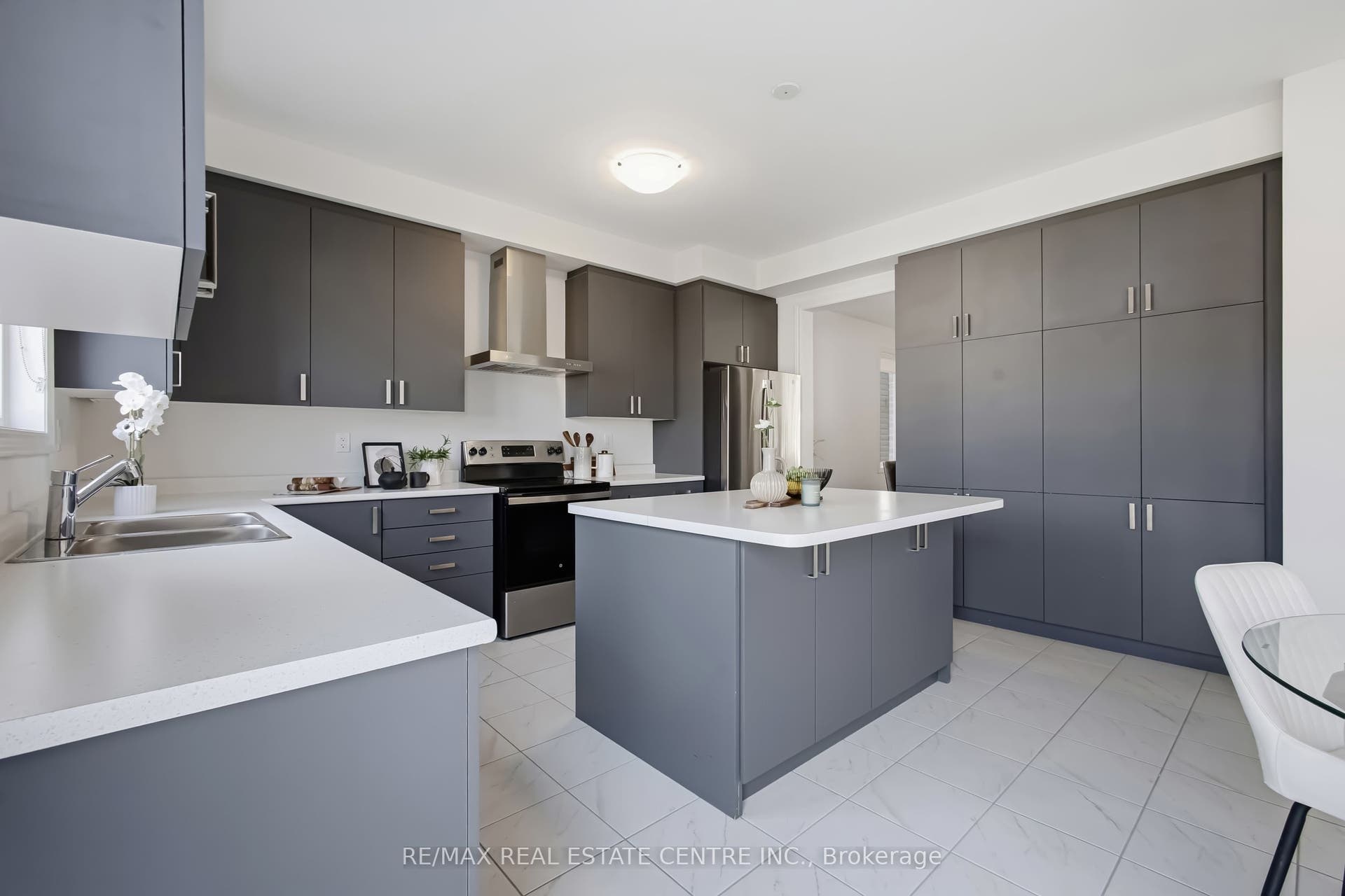 123 REA Drive, Centre Wellington, Wellington ON N1M 0J8 123 REA Drive, Centre Wellington, Wellington ON N1M 0J8