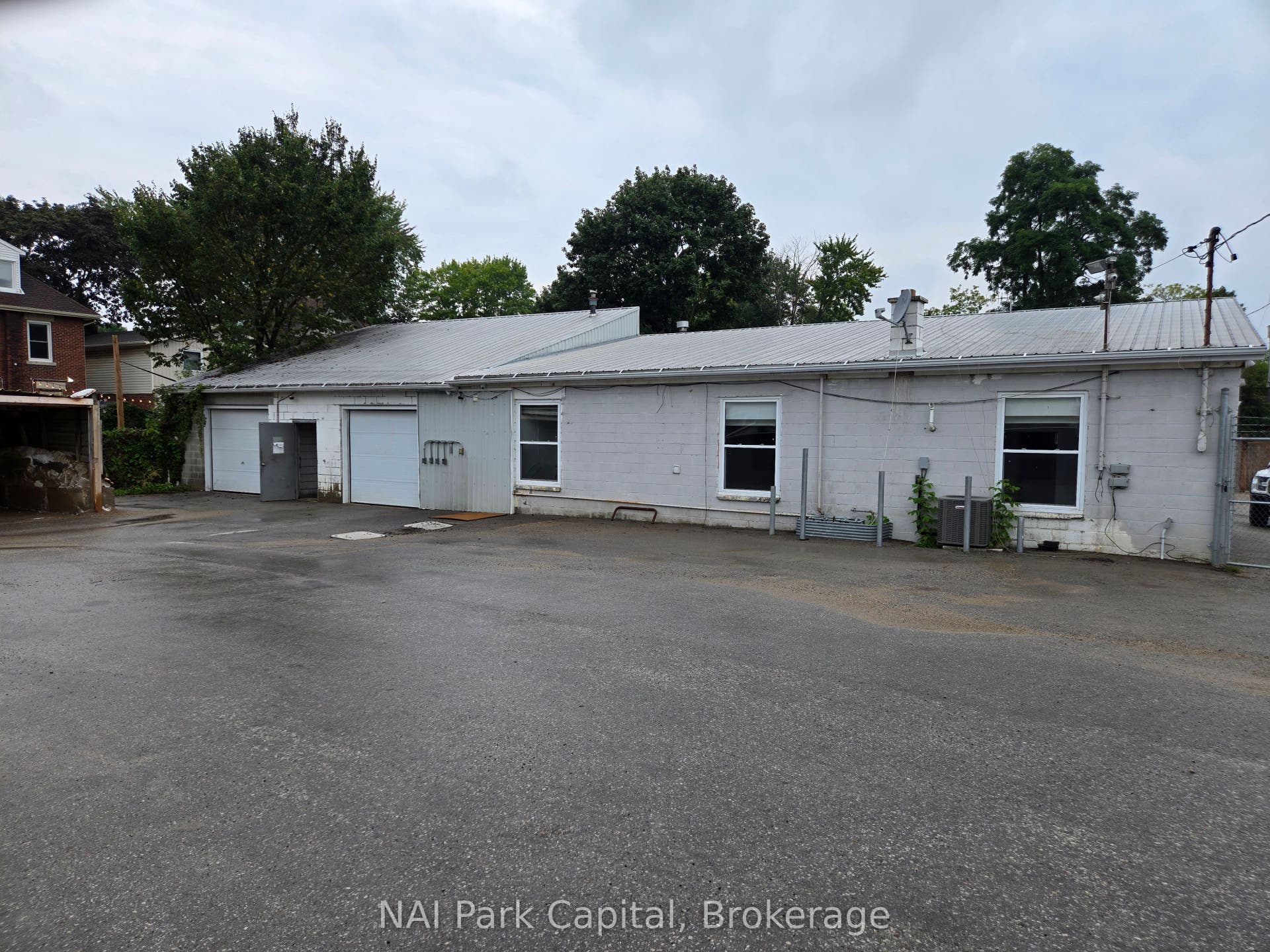 15 Smith Avenue, Guelph, Wellington ON N1E 5V4 15 Smith Avenue, Guelph, Wellington ON N1E 5V4