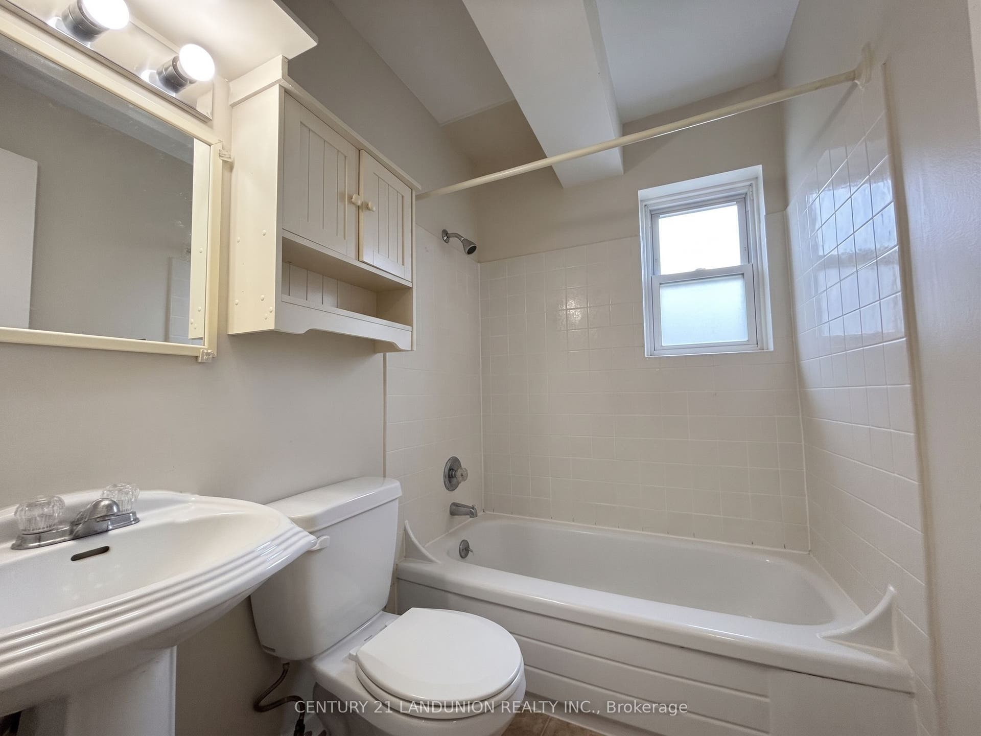 442 Macdonnell Street, Kingston, Frontenac ON K7L 4E4 442 Macdonnell Street, Kingston, Frontenac ON K7L 4E4