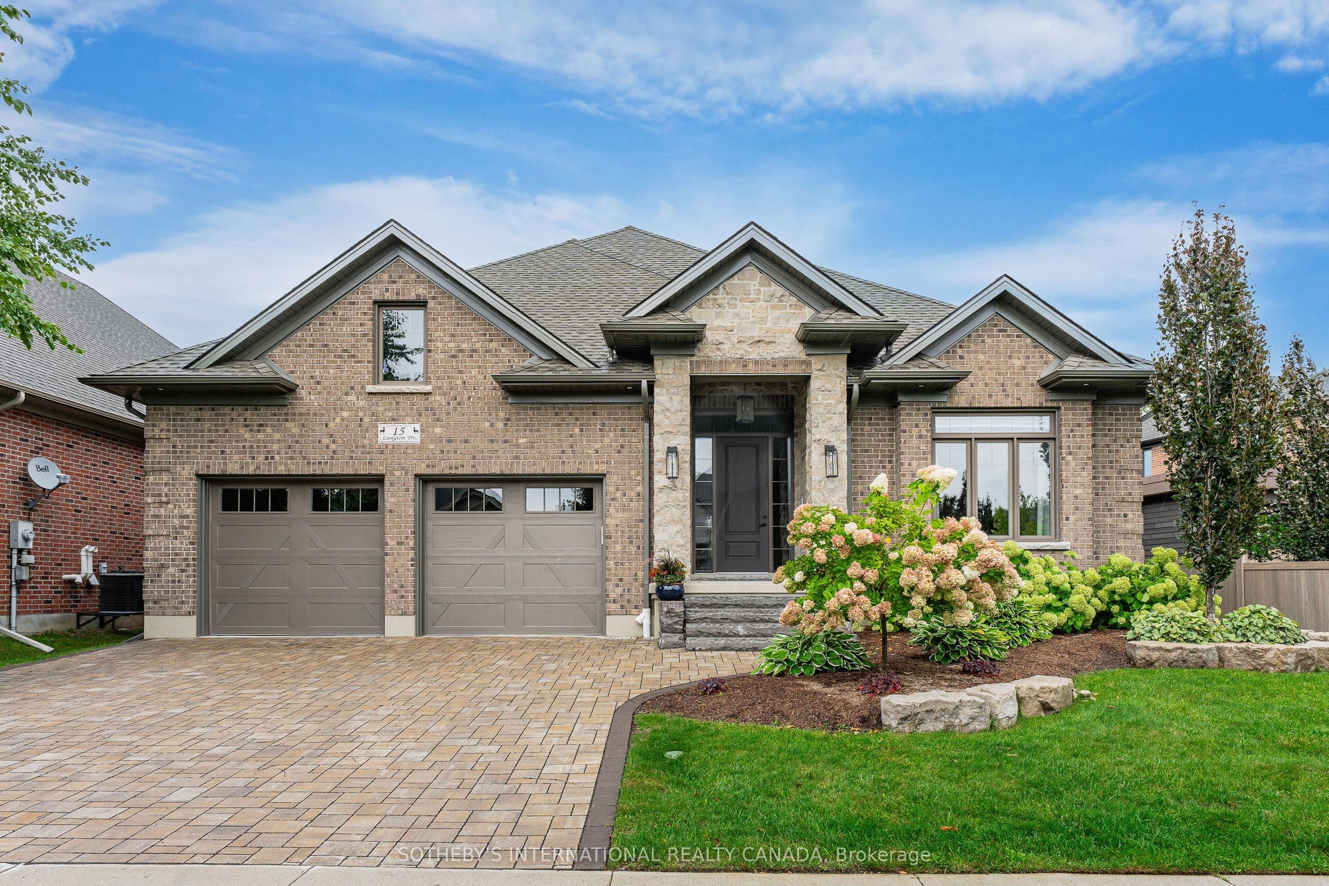 15 Langton Drive, Kitchener, Waterloo ON N2P 2X9 15 Langton Drive, Kitchener, Waterloo ON N2P 2X9