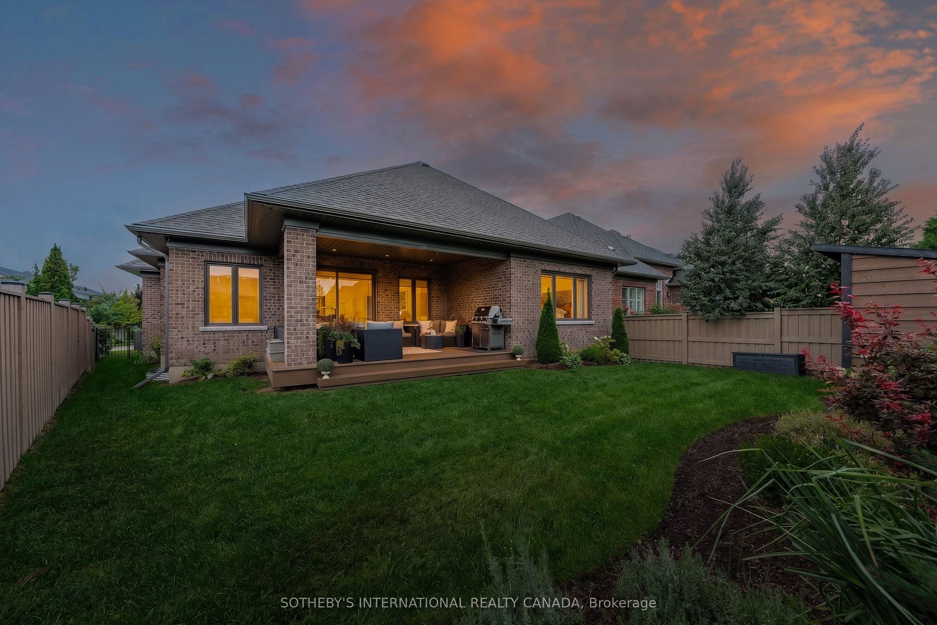 15 Langton Drive, Kitchener, Waterloo ON N2P 2X9 15 Langton Drive, Kitchener, Waterloo ON N2P 2X9