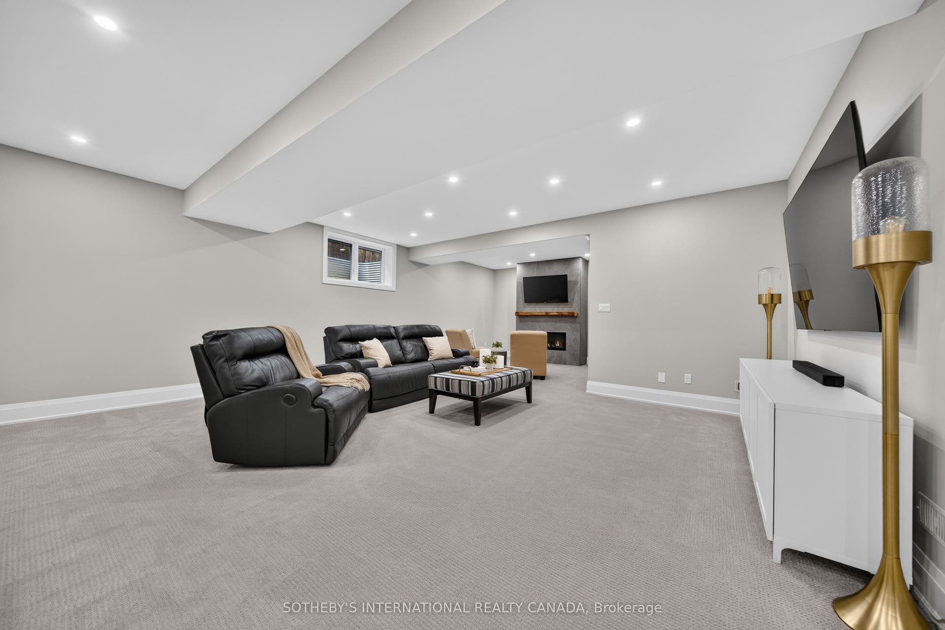 15 Langton Drive, Kitchener, Waterloo ON N2P 2X9 15 Langton Drive, Kitchener, Waterloo ON N2P 2X9