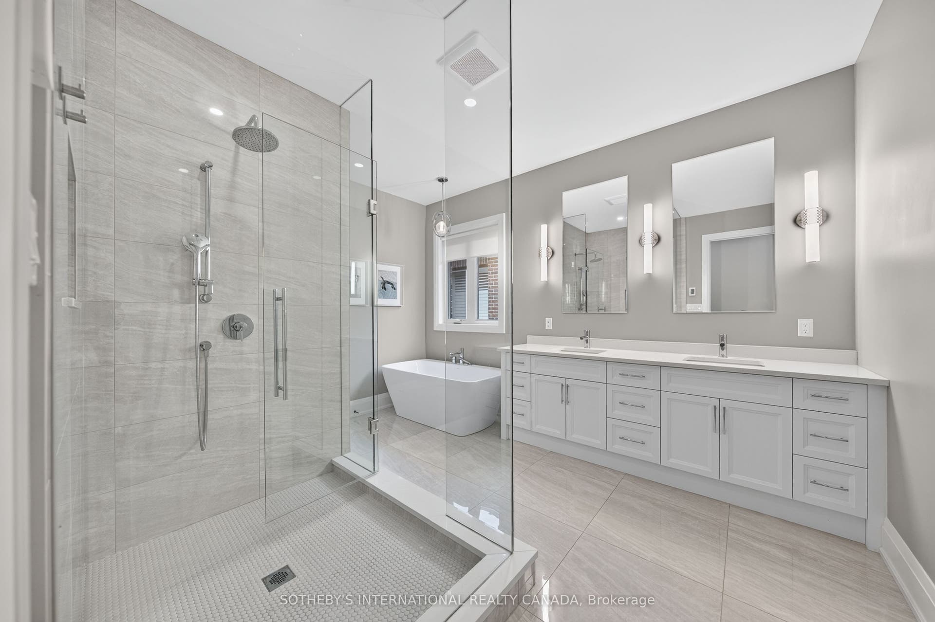 15 Langton Drive, Kitchener, Waterloo ON N2P 2X9 15 Langton Drive, Kitchener, Waterloo ON N2P 2X9