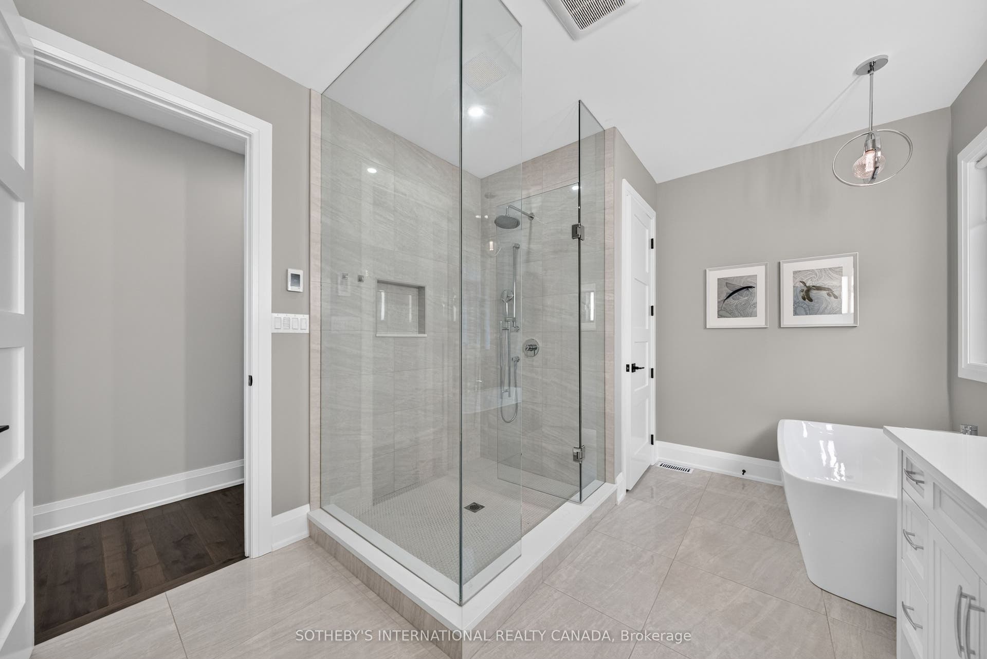 15 Langton Drive, Kitchener, Waterloo ON N2P 2X9 15 Langton Drive, Kitchener, Waterloo ON N2P 2X9