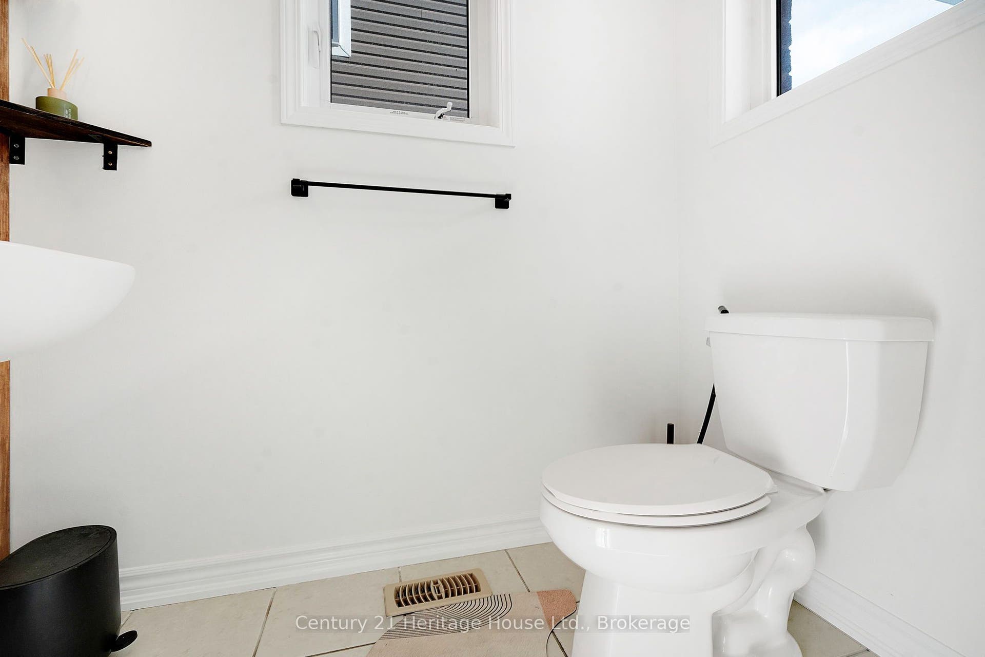 254 Waterbrook Lane, Kitchener, Waterloo ON N2P 0H7 254 Waterbrook Lane, Kitchener, Waterloo ON N2P 0H7