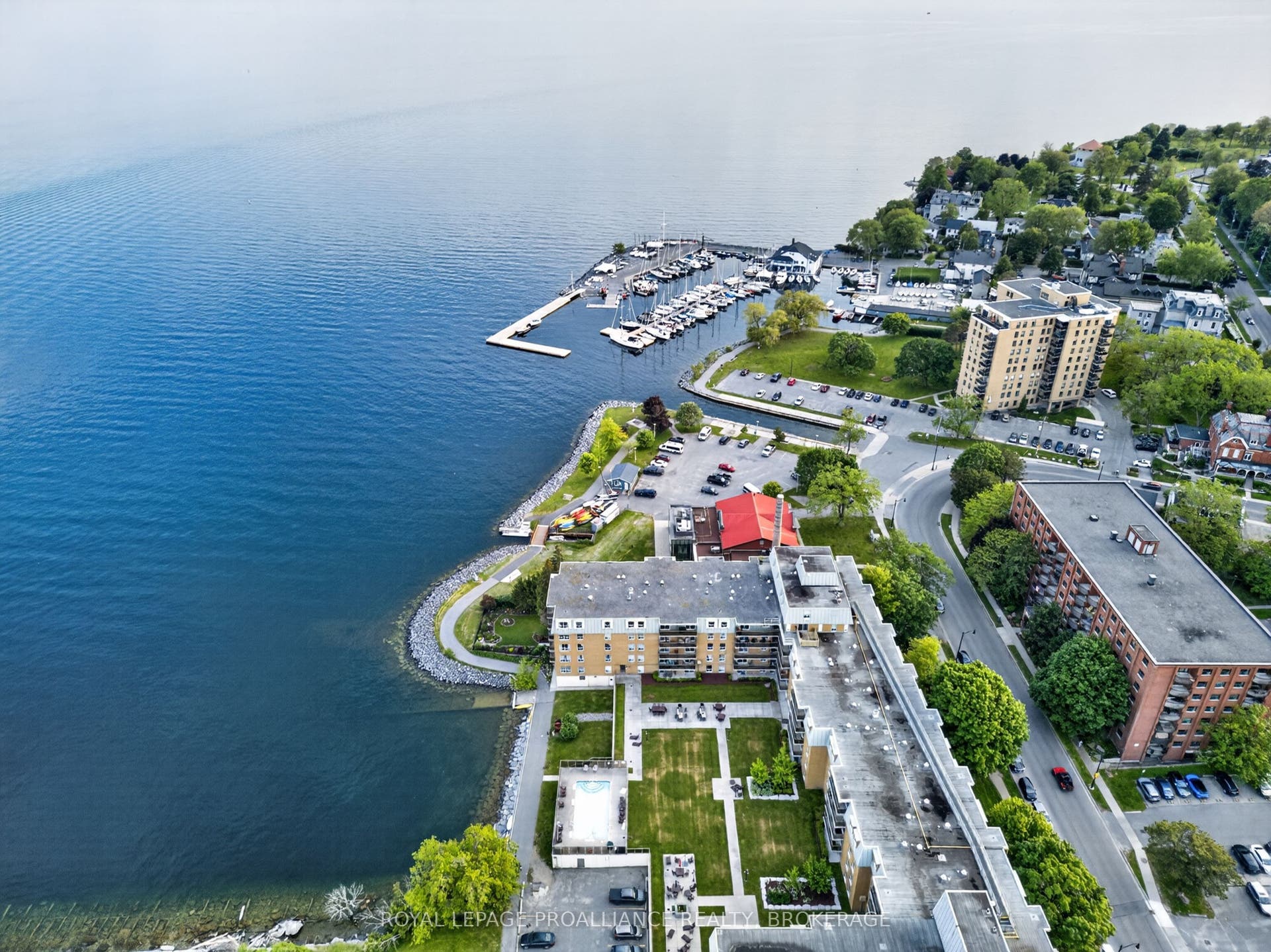 20 Gore Street, #402, Kingston, Frontenac ON K7L 2L1
