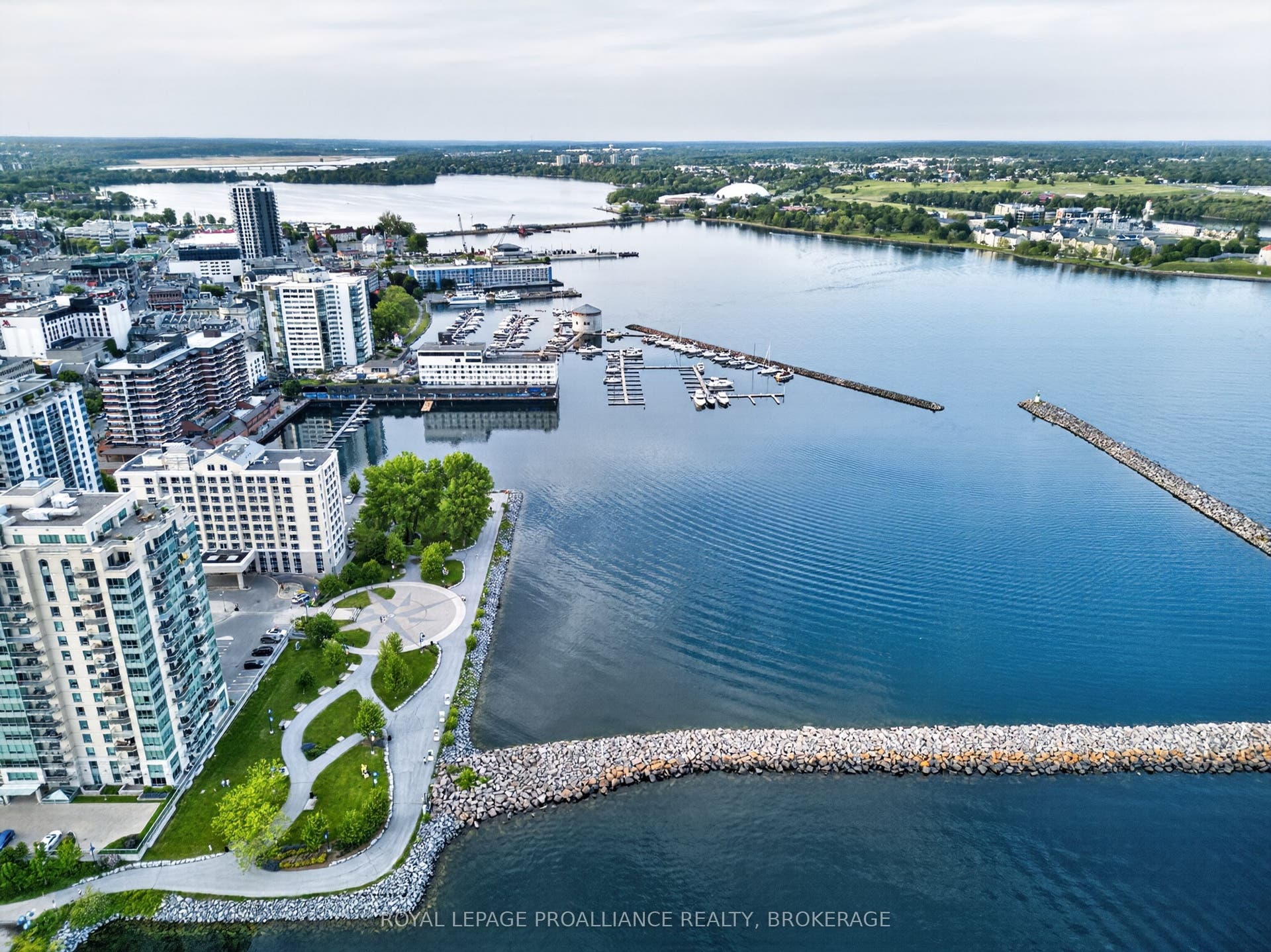20 Gore Street, #402, Kingston, Frontenac ON K7L 2L1