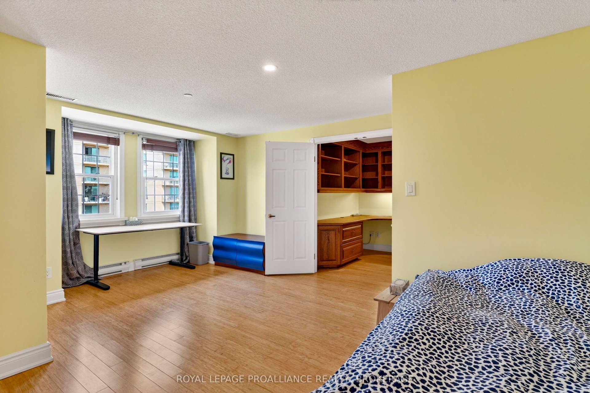 20 Gore Street, #402, Kingston, Frontenac ON K7L 2L1