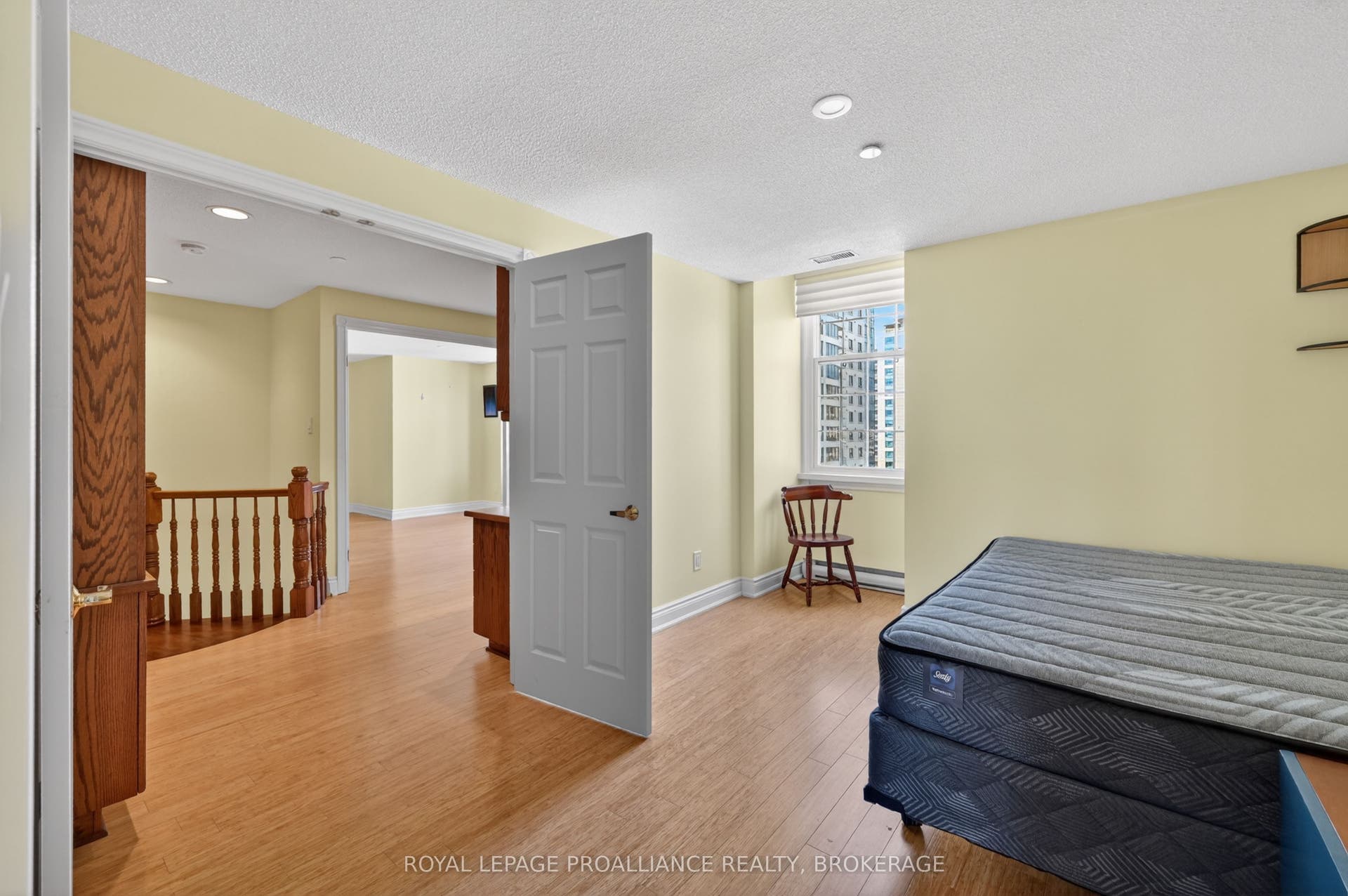 20 Gore Street, #402, Kingston, Frontenac ON K7L 2L1