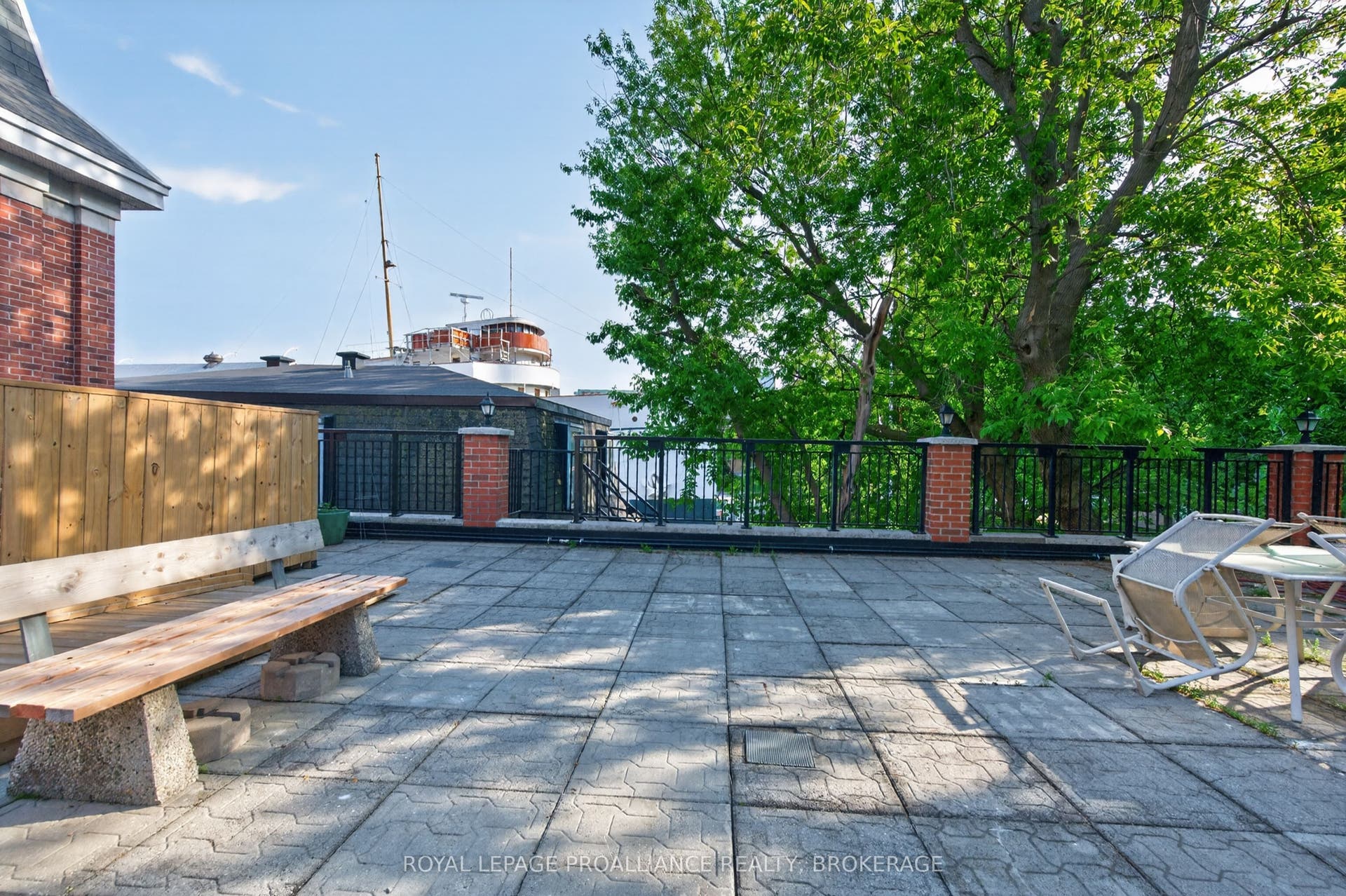 20 Gore Street, #402, Kingston, Frontenac ON K7L 2L1