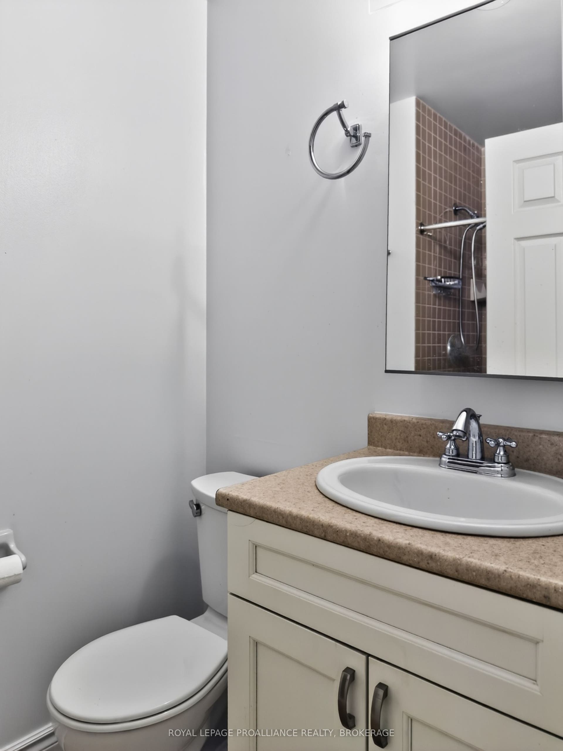 20 Gore Street, #402, Kingston, Frontenac ON K7L 2L1