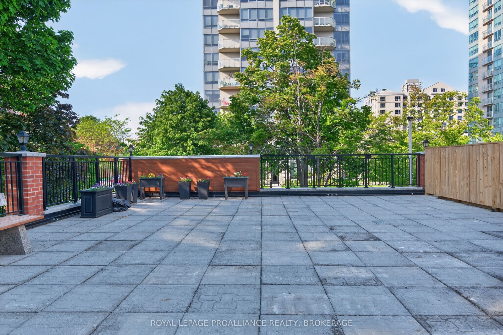 20 Gore Street, #402, Kingston, Frontenac ON K7L 2L1