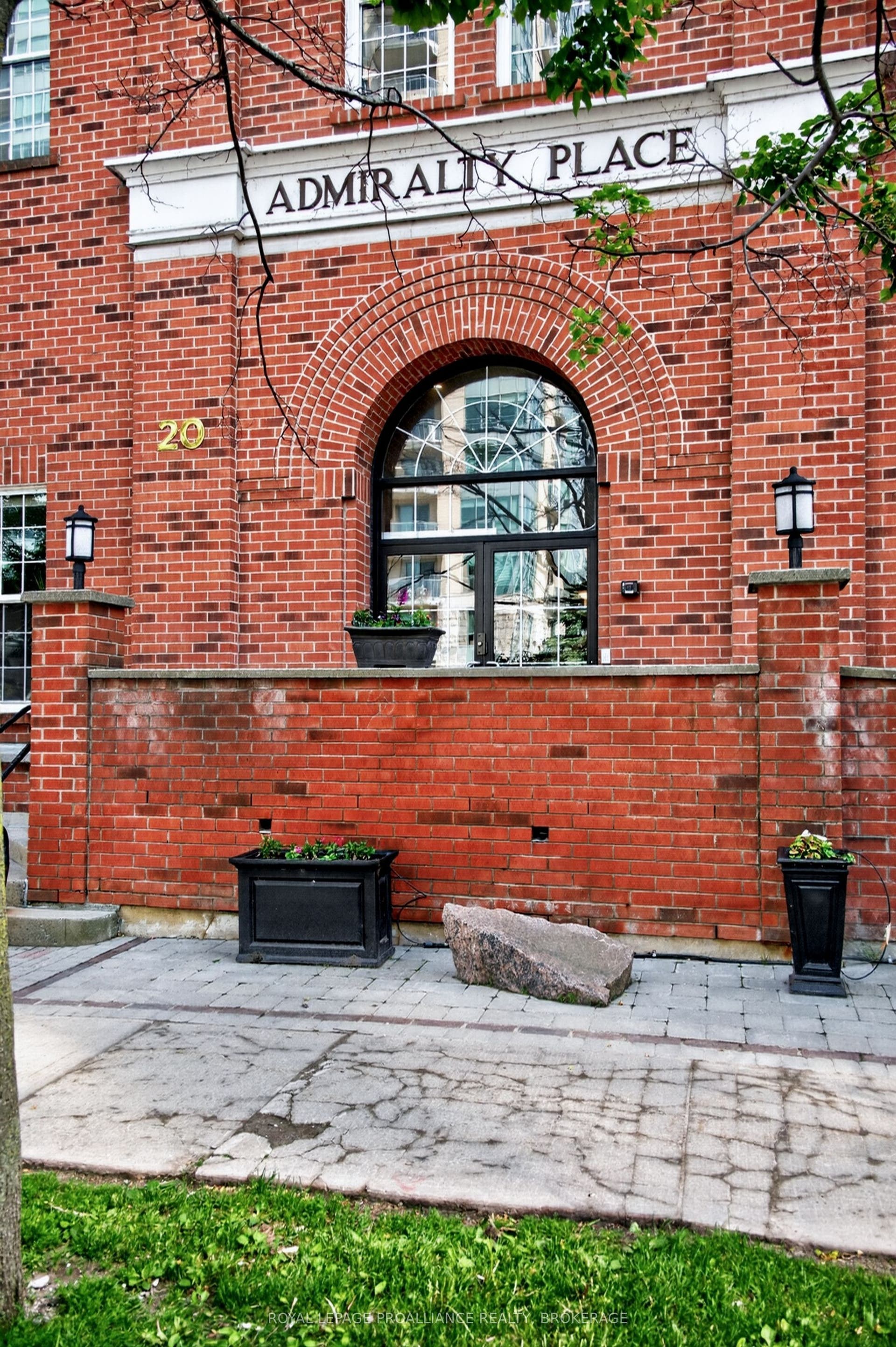 20 Gore Street, #402, Kingston, Frontenac ON K7L 2L1