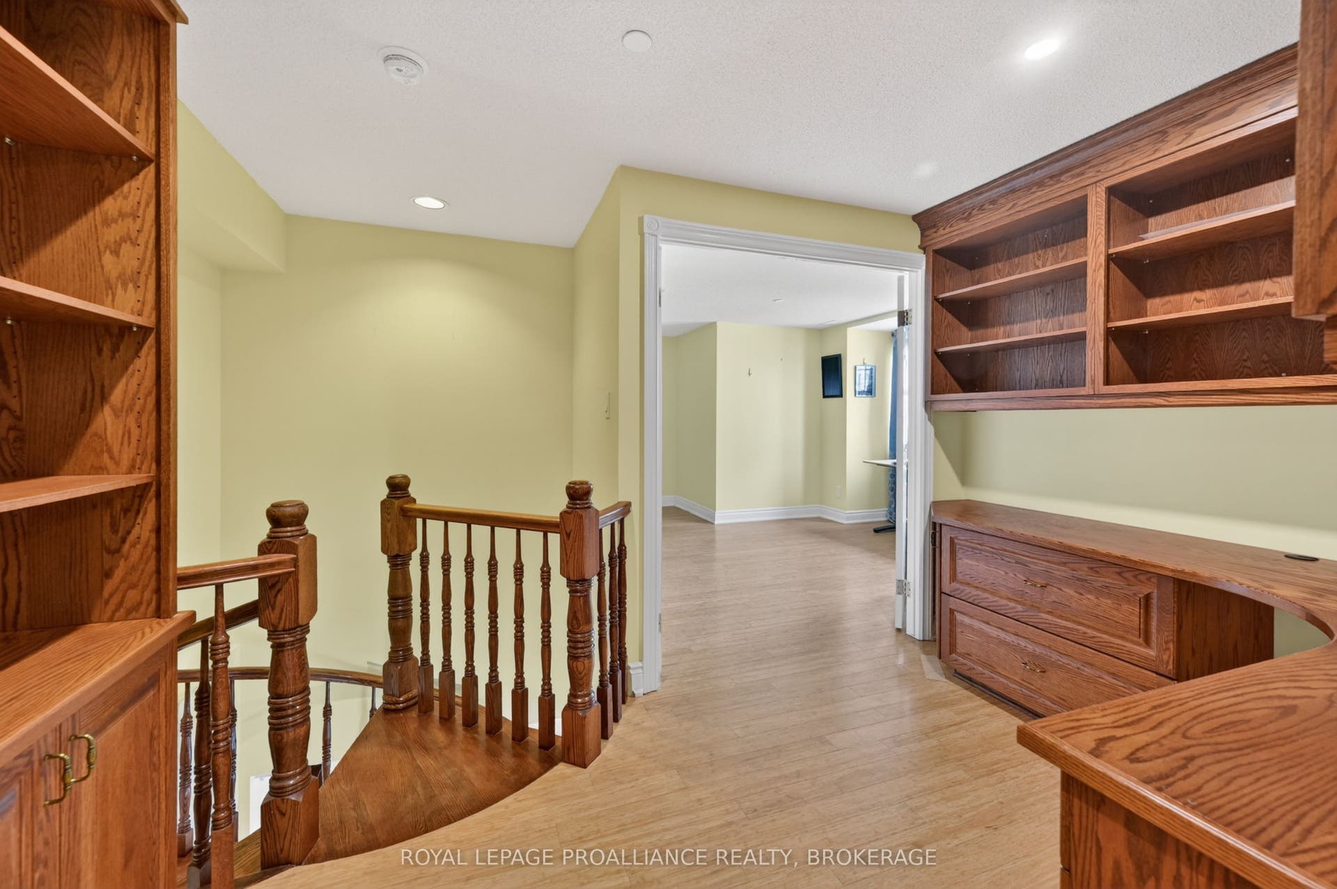 20 Gore Street, #402, Kingston, Frontenac ON K7L 2L1